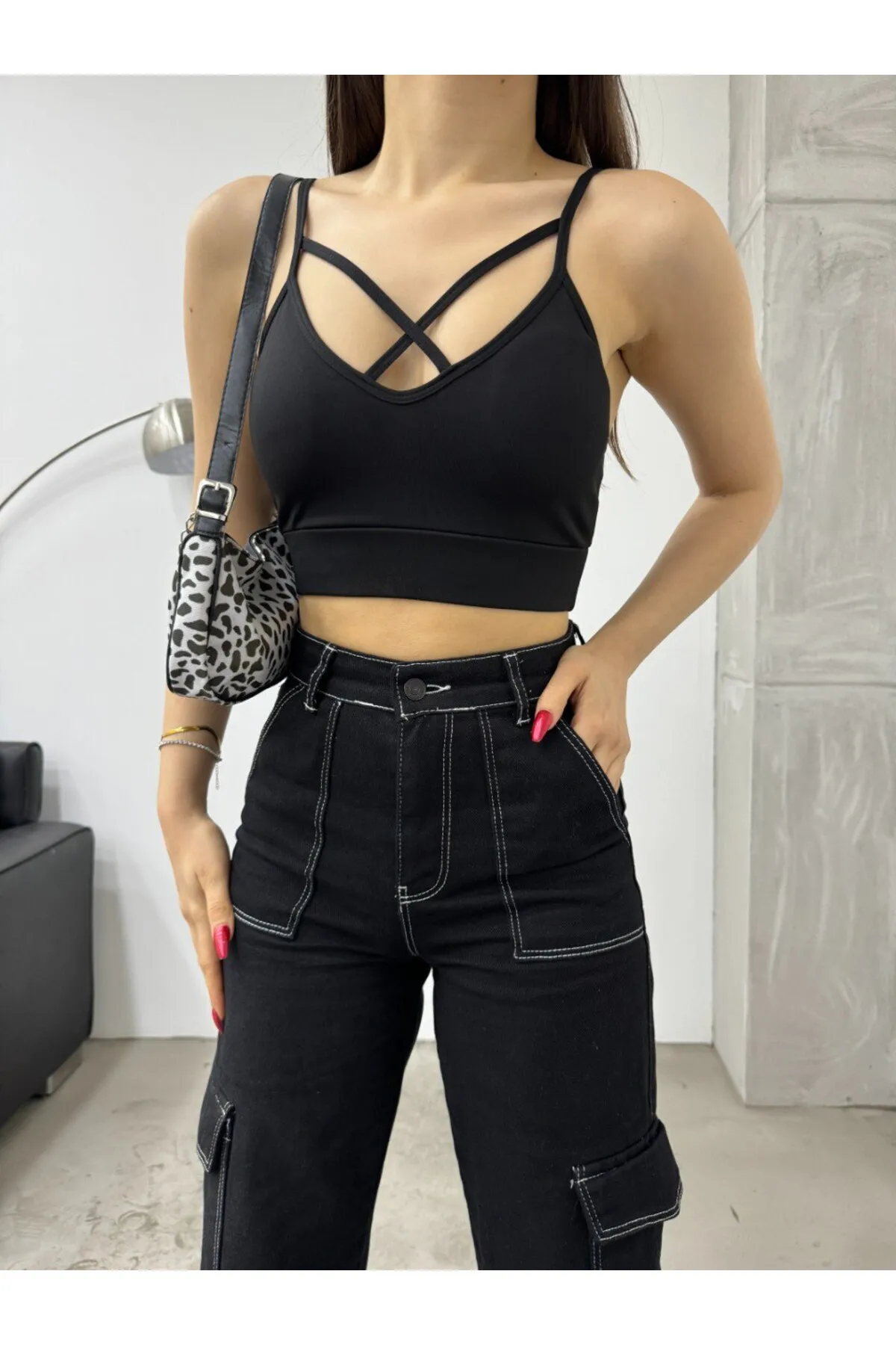 BİKELİFE  Gepolstertes Crop-Top mit gekreuzten Seilriemen für Damen
