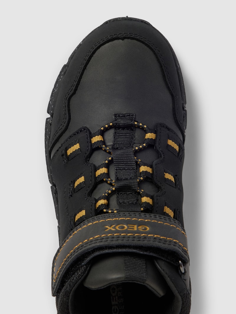 High Top Sneaker mit Kontrastbesatz in schwarz