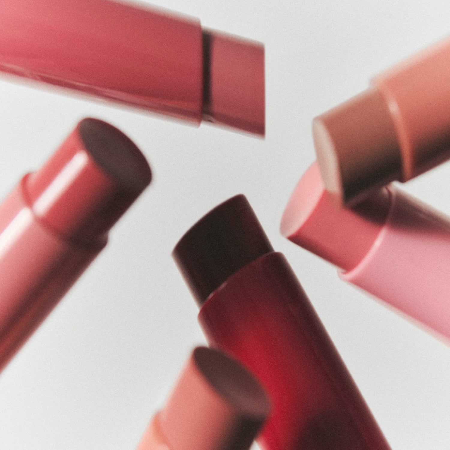 Balsam cu unt colorat KYLIE COSMETICS