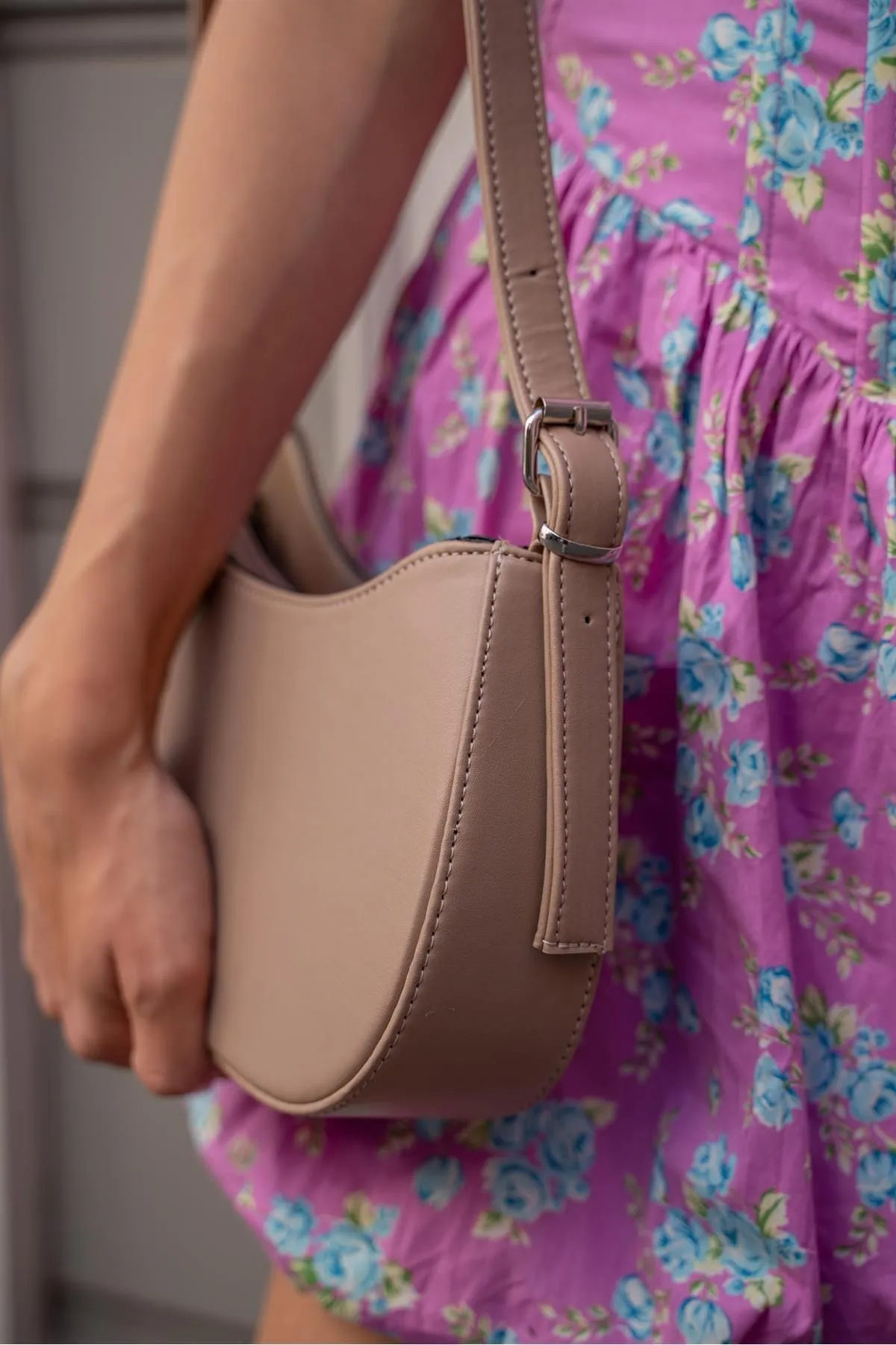 Madamra  Nerzfarbene Baguette-Tasche für Damen