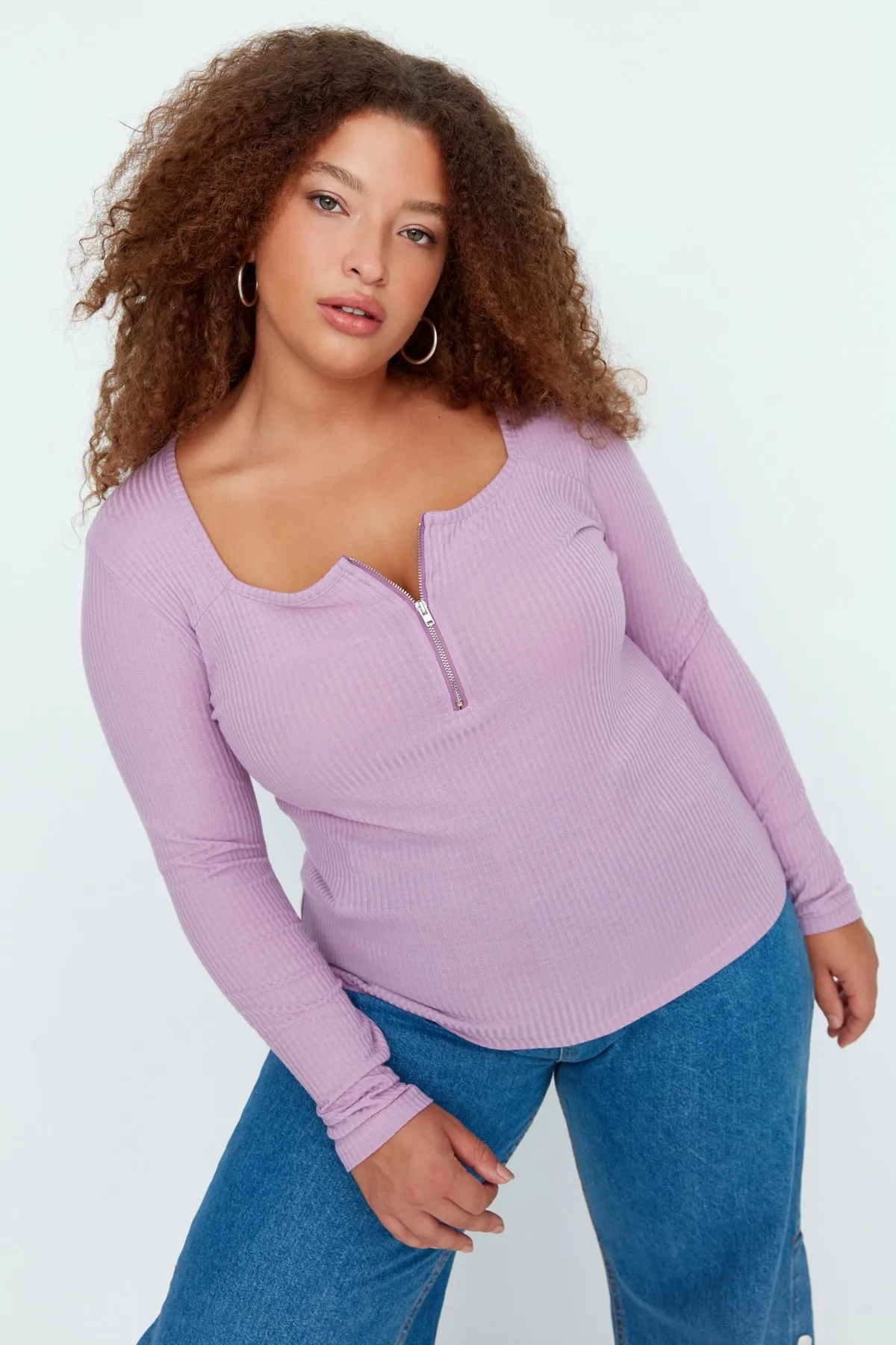 Trendyol Curve  Lila Strickbluse mit quadratischem Kragen und Reißverschluss TBBSS22AF0027