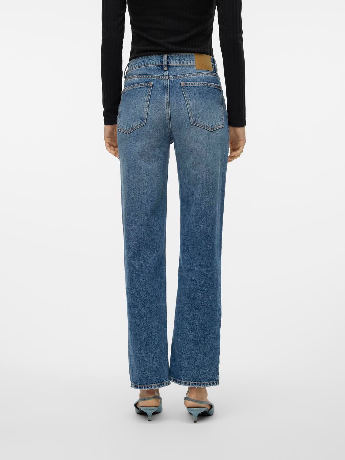 VMVALERIE Mid Rise Locker geschnitten Jeans