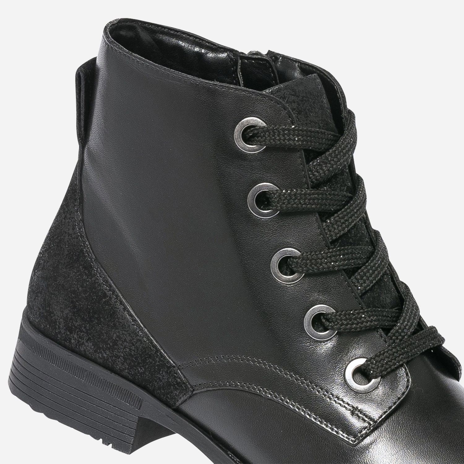 Bottine noire éco-conçue en cuir