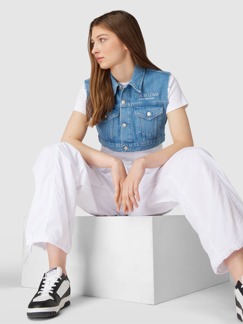 Cropped Weste mit Statement-Stitching in hellblau
