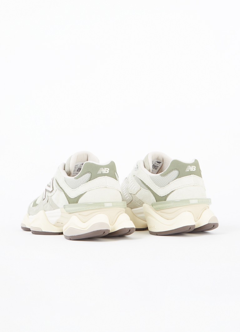Buty sportowe New Balance 9060 z detalami z siateczki i zamszu