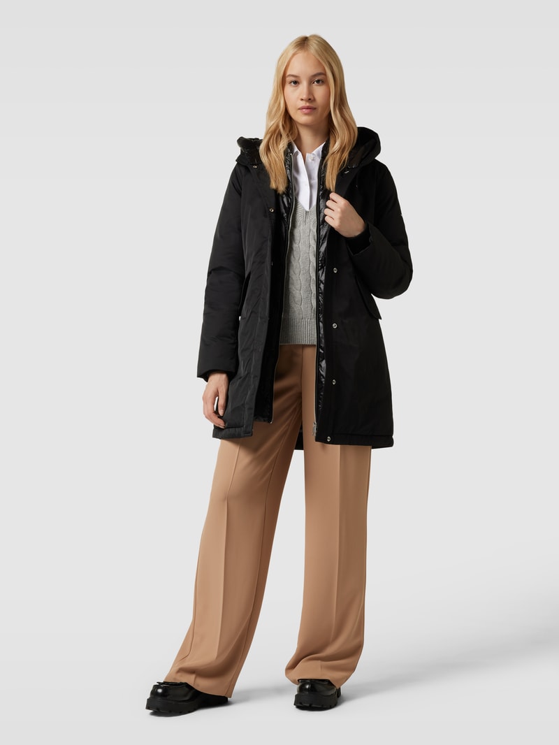 Funktionsjacke mit Kapuze in schwarz