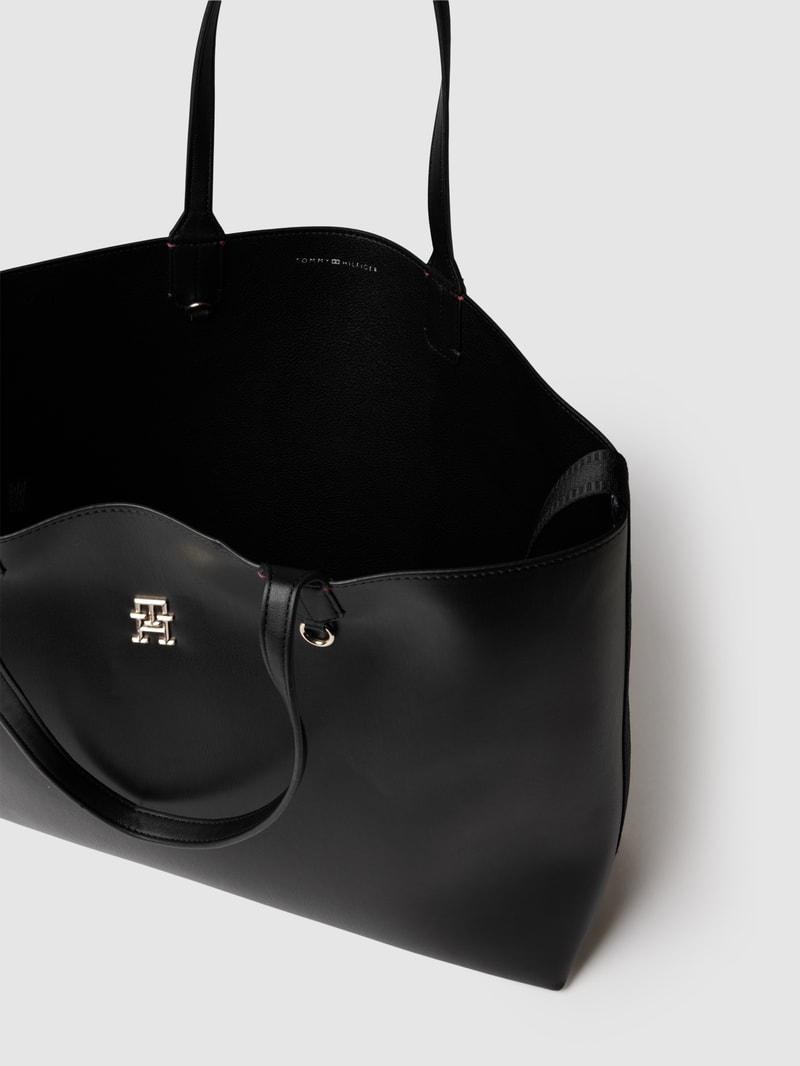 Shopper mit Label-Applikation Modell 'ICONIC' in schwarz
