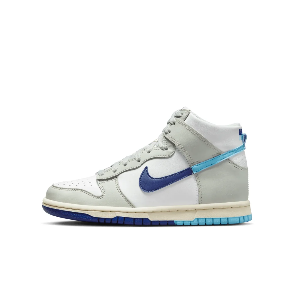 Nike Dunk High SE FN7995-100 / weiss