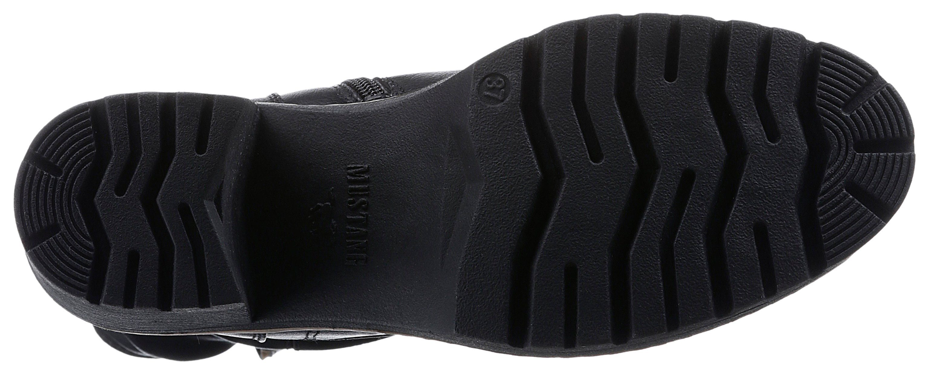 Mustang Shoes Winterstiefelette mit Raffungen am Schaft