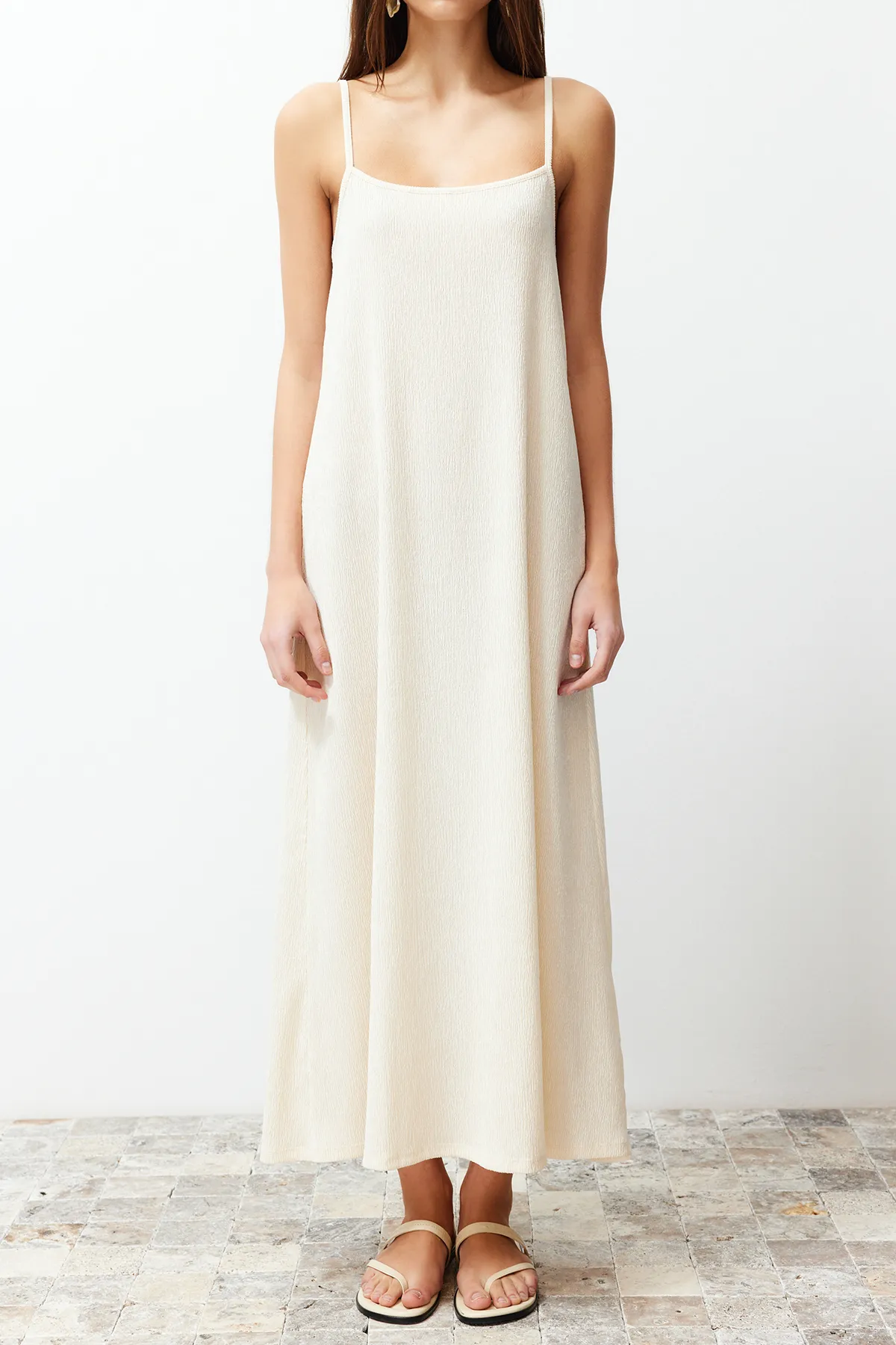 Trendyol Collection  Steinfarbener, flacher Riemen, Shift/Flat Maxi TWOSS24EL00288