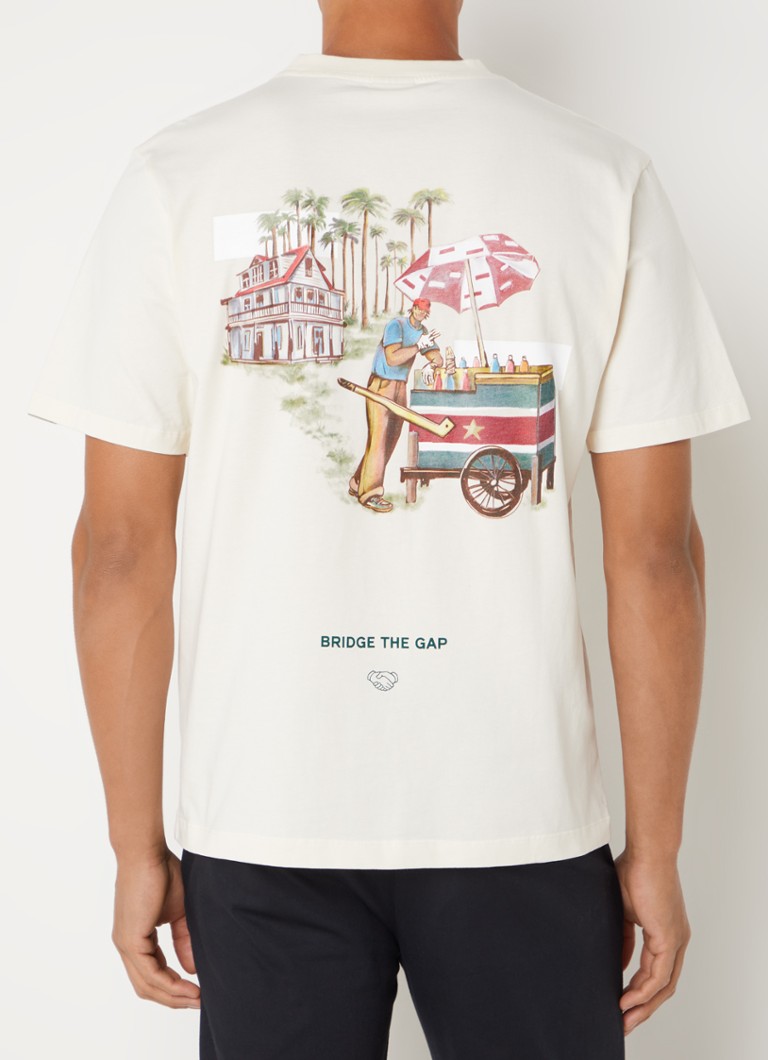 Tricou Filling Pieces din bumbac organic, cu logo și imprimeu pe spate.