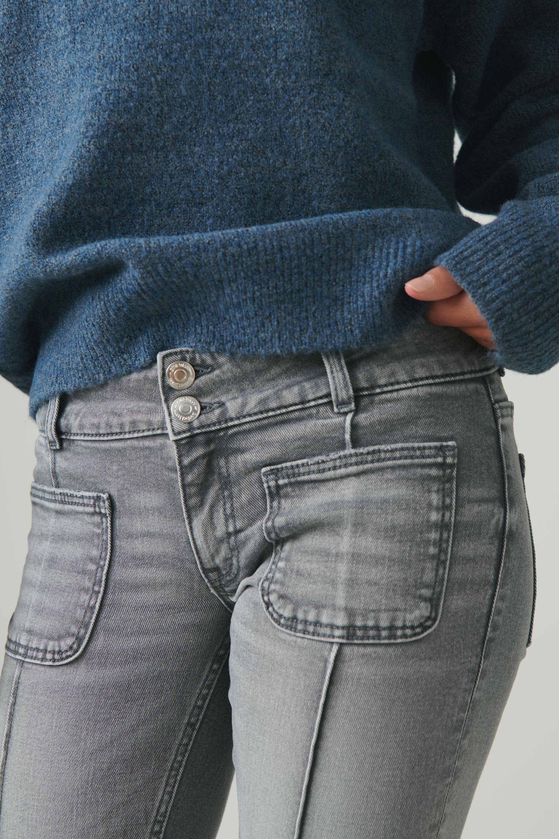 Pleated flare jeans