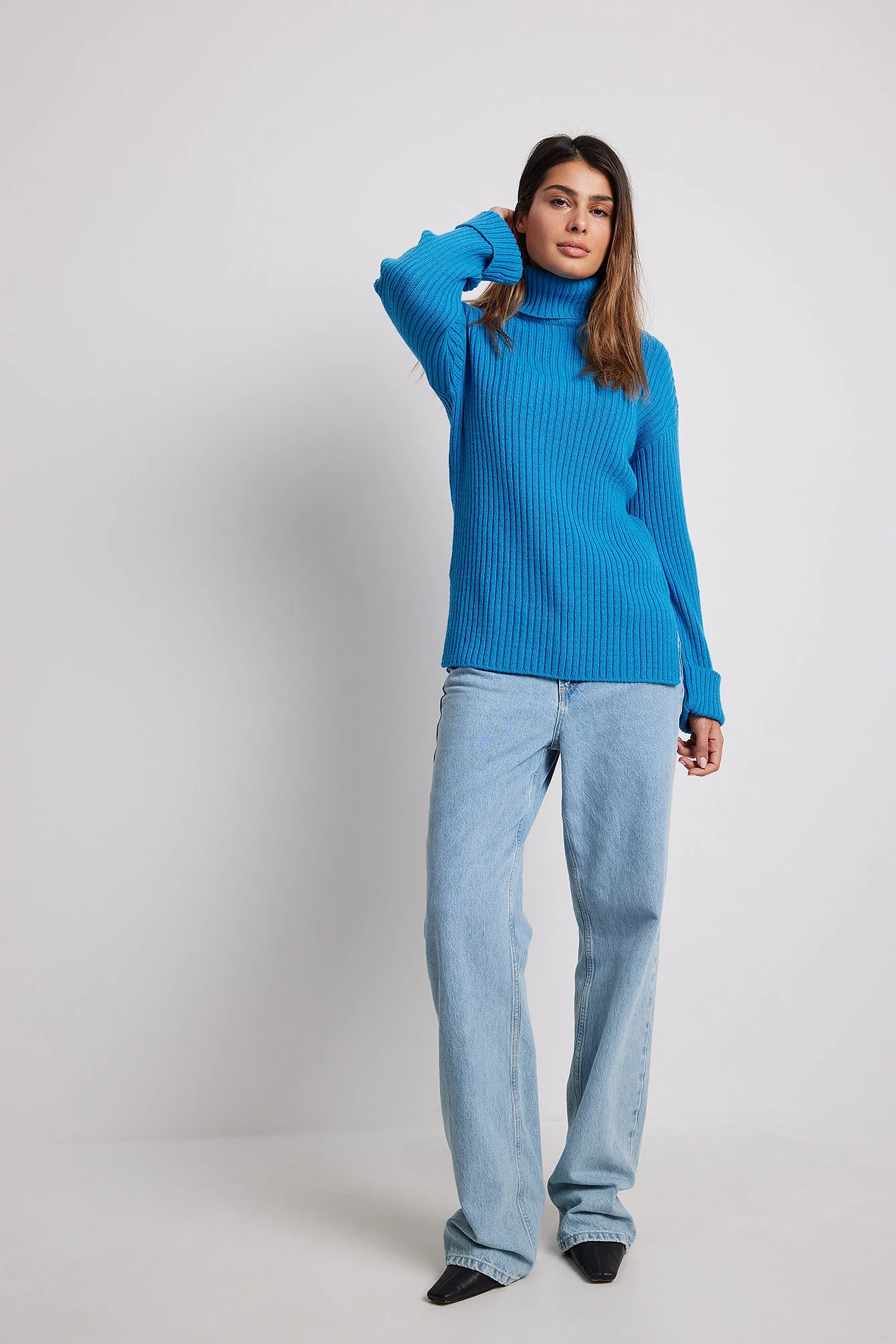 Gerippter Strickpullover mit Rollkragen