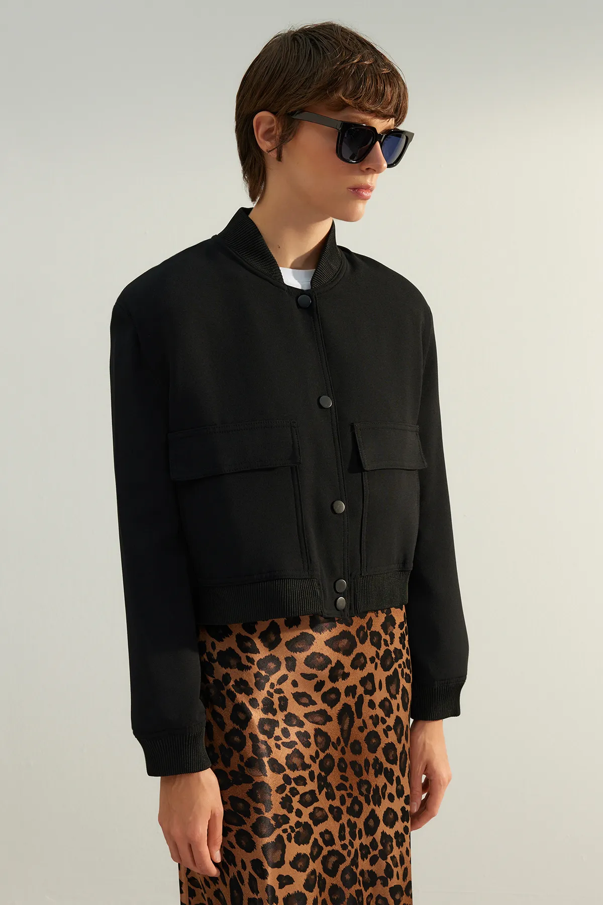 Trendyol Collection  Schwarze Premium-Bomber-Webjacke TWOAW24CE00047