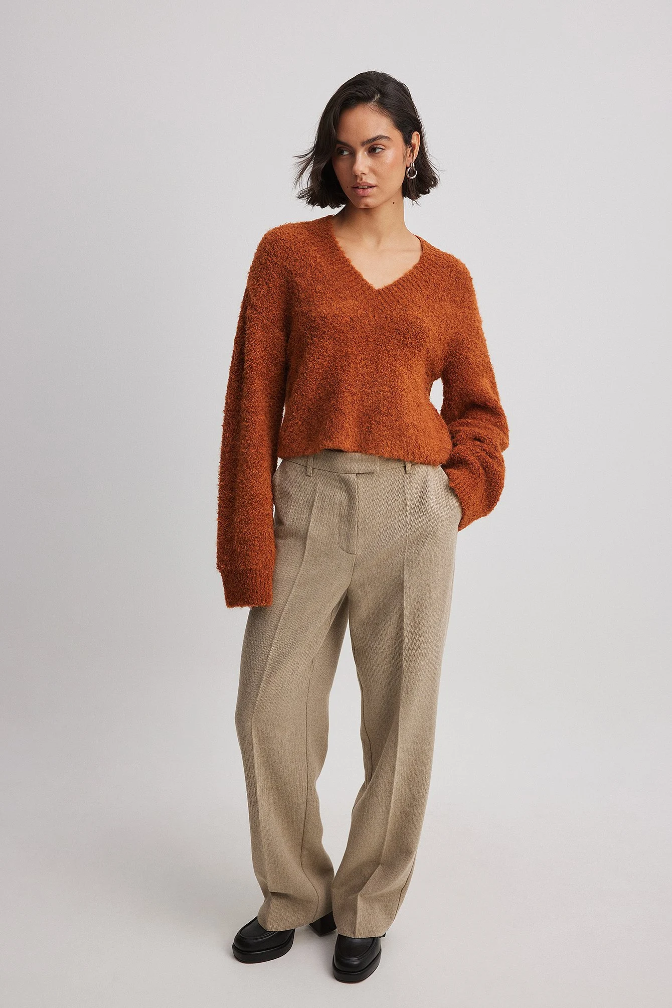 Crop-Strickpullover mit V-Ausschnitt
