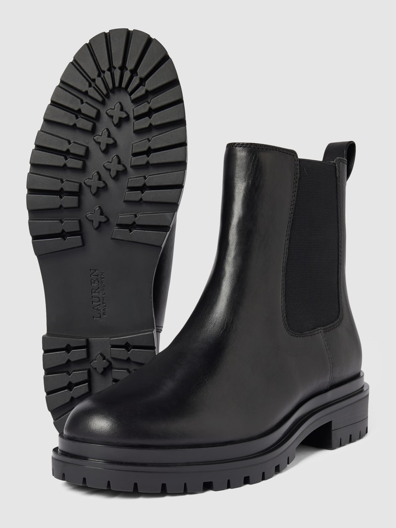 Chelsea Boots mit Gummieinsätzen Modell 'CORINNE' in schwarz