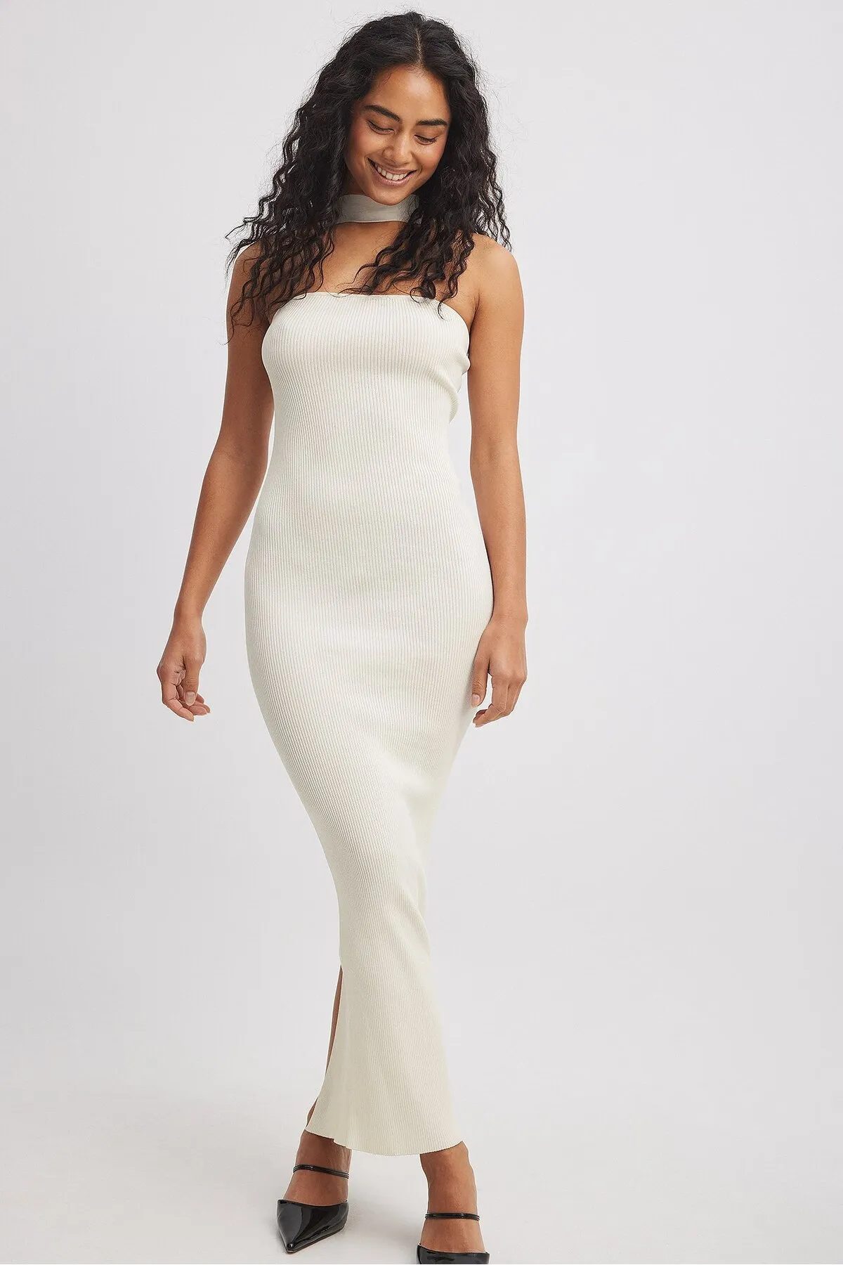 NA-KD  Gestricktes Bandeau-Midikleid mit Halsband