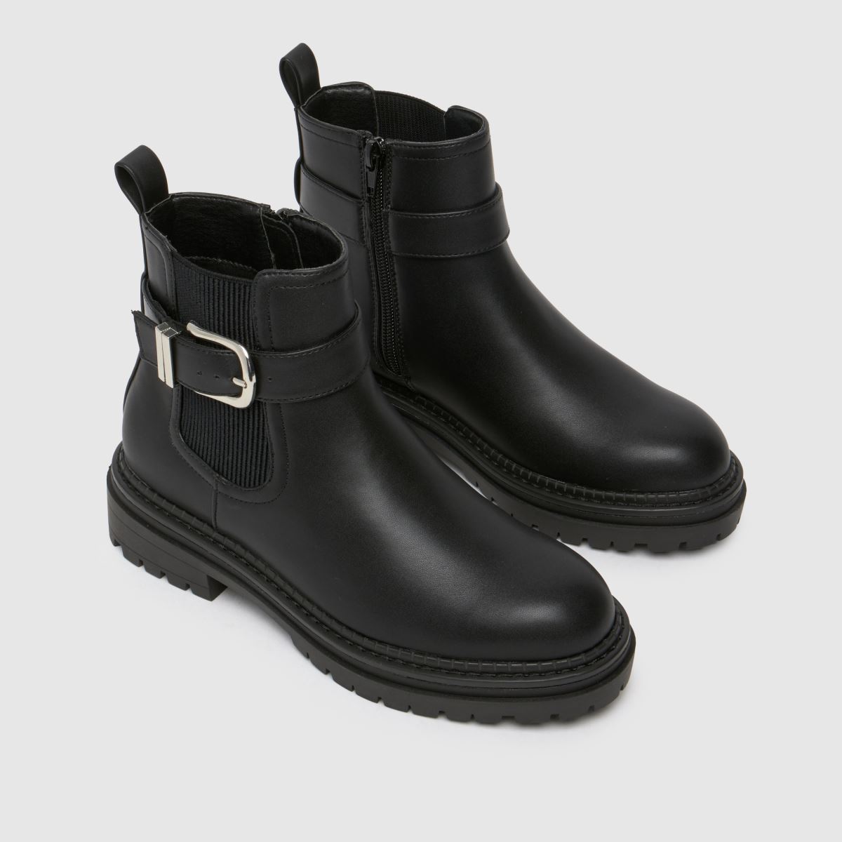 Schuh Amari – Svarta, grova stövlar med spänne