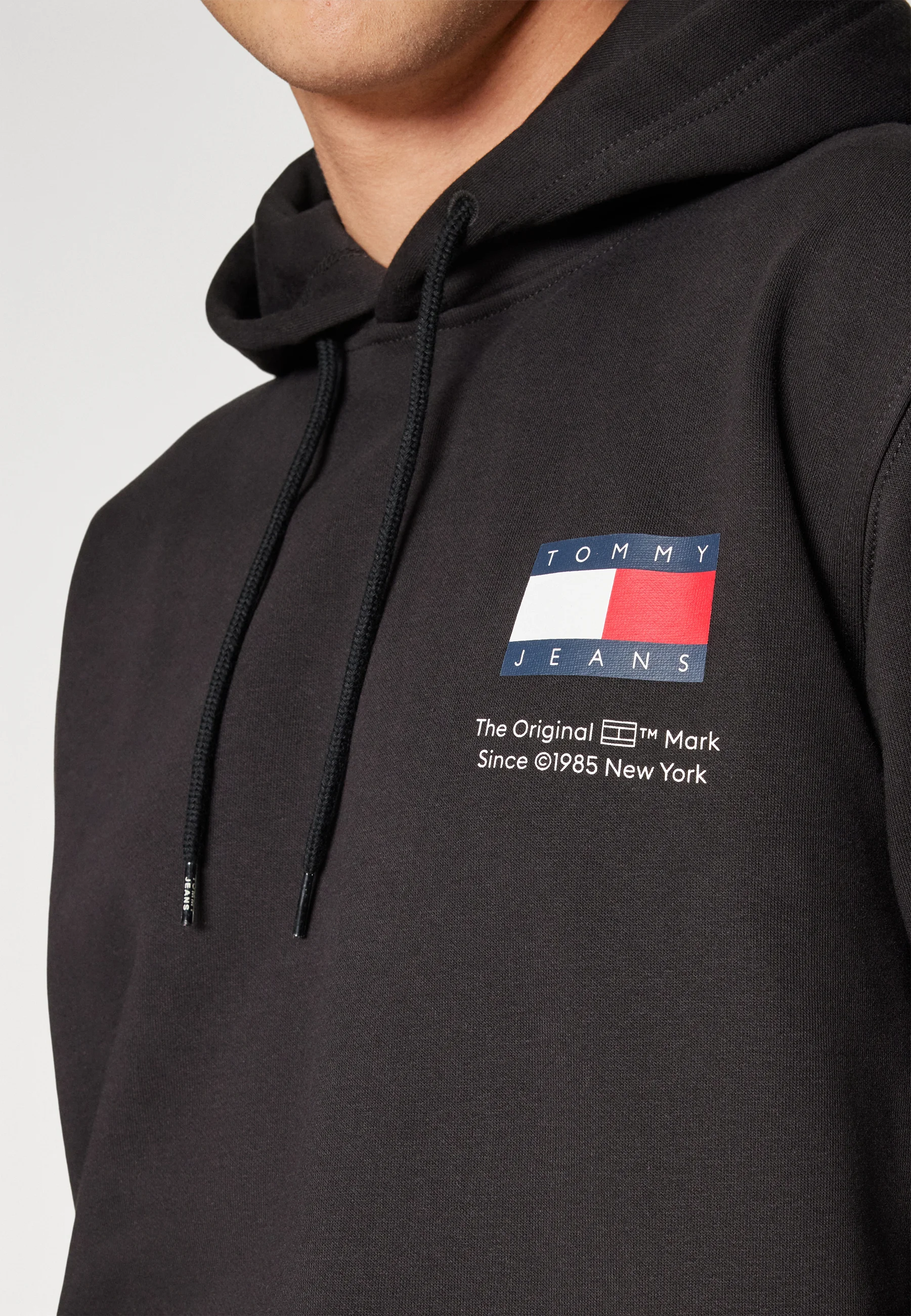 Sudadera Tommy Jeans Essential Flag Hood