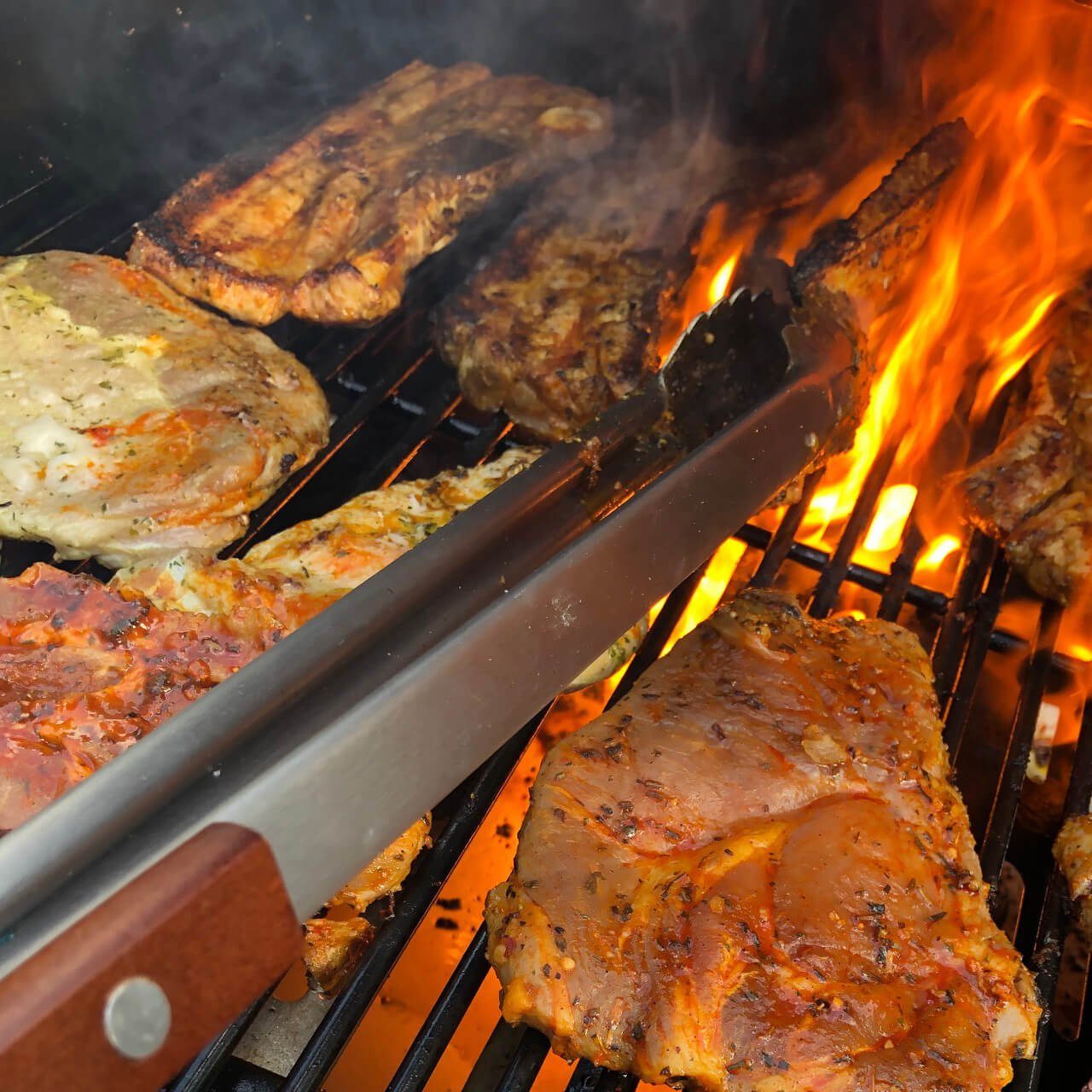 BlueCraft Grillzange, 56 cm BBQ XXL Grillzange extra lang Edelstahl optimal für jeden Gas- oder Holzkohlegrill