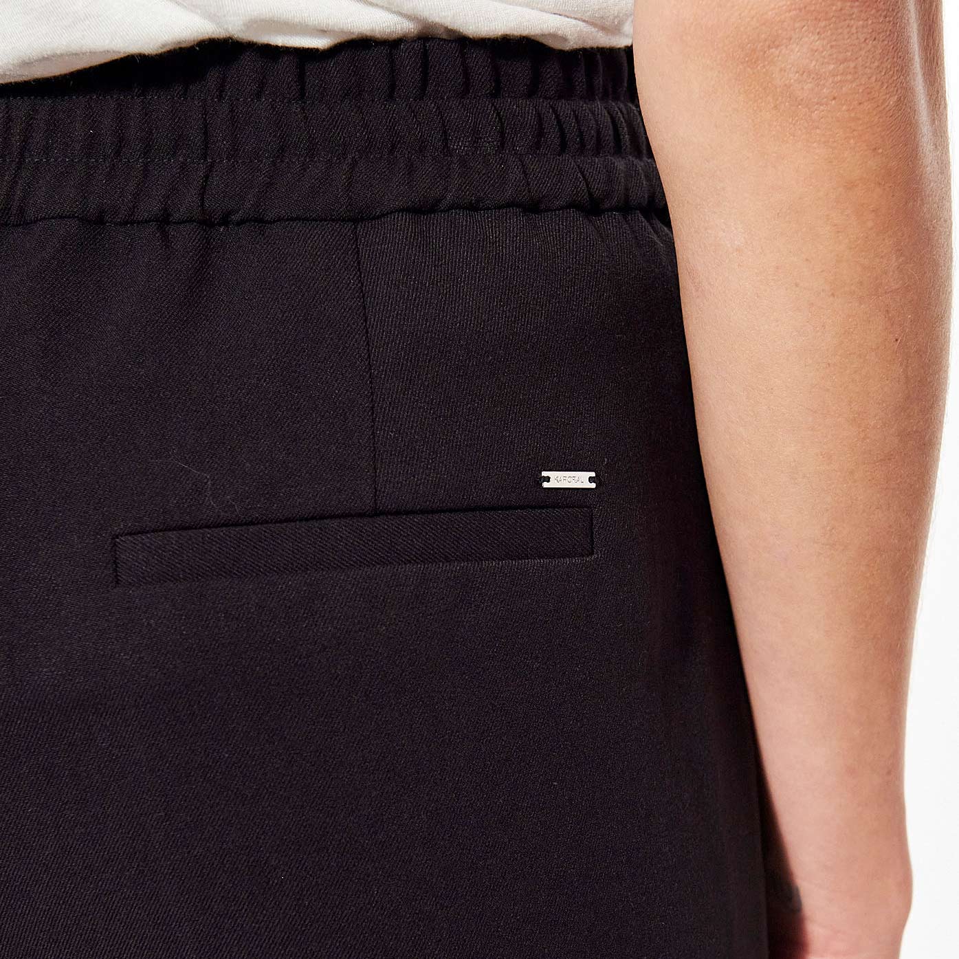 DULCE  Pantalon noir Femme