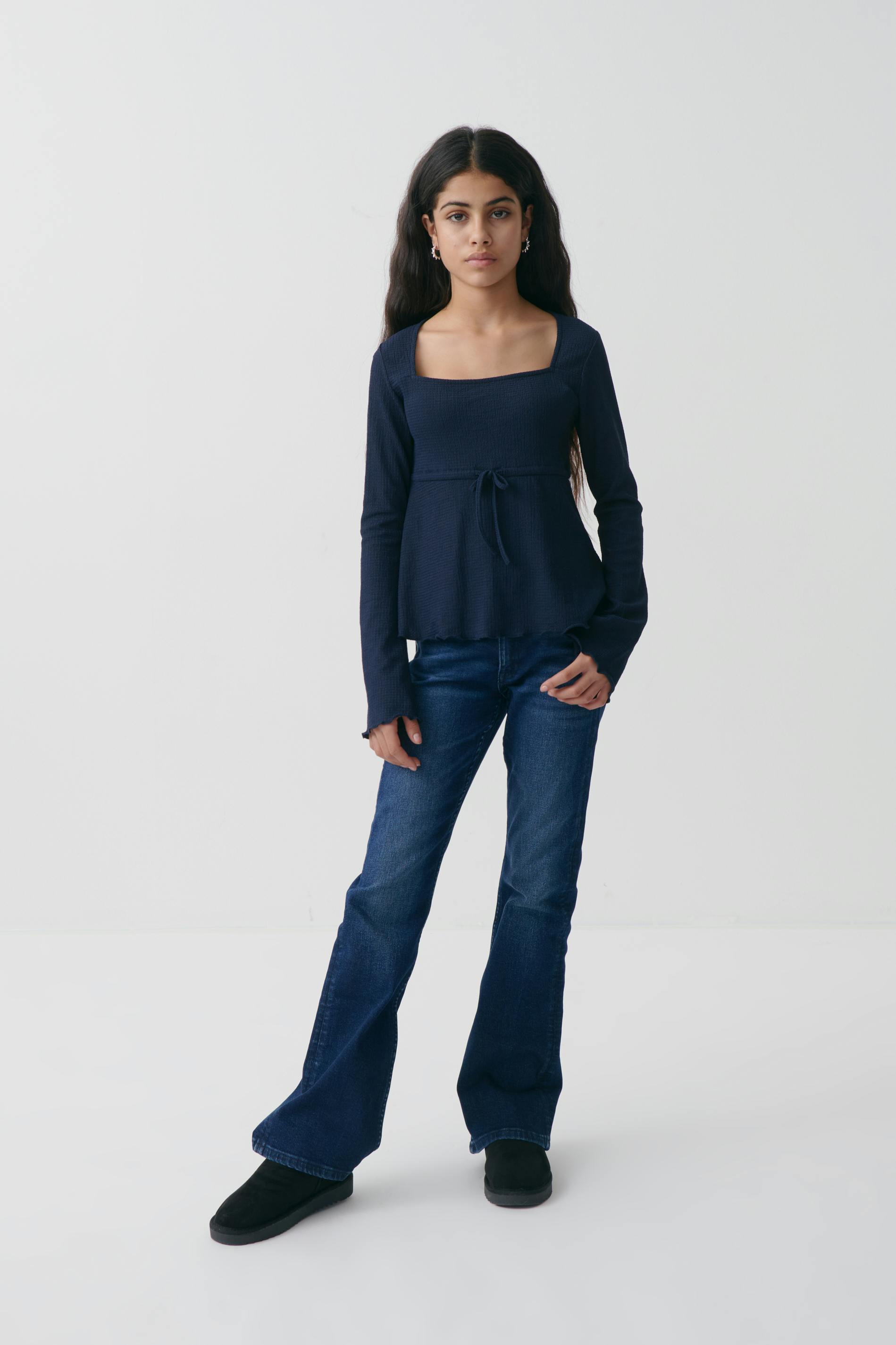 Y scandi tie top