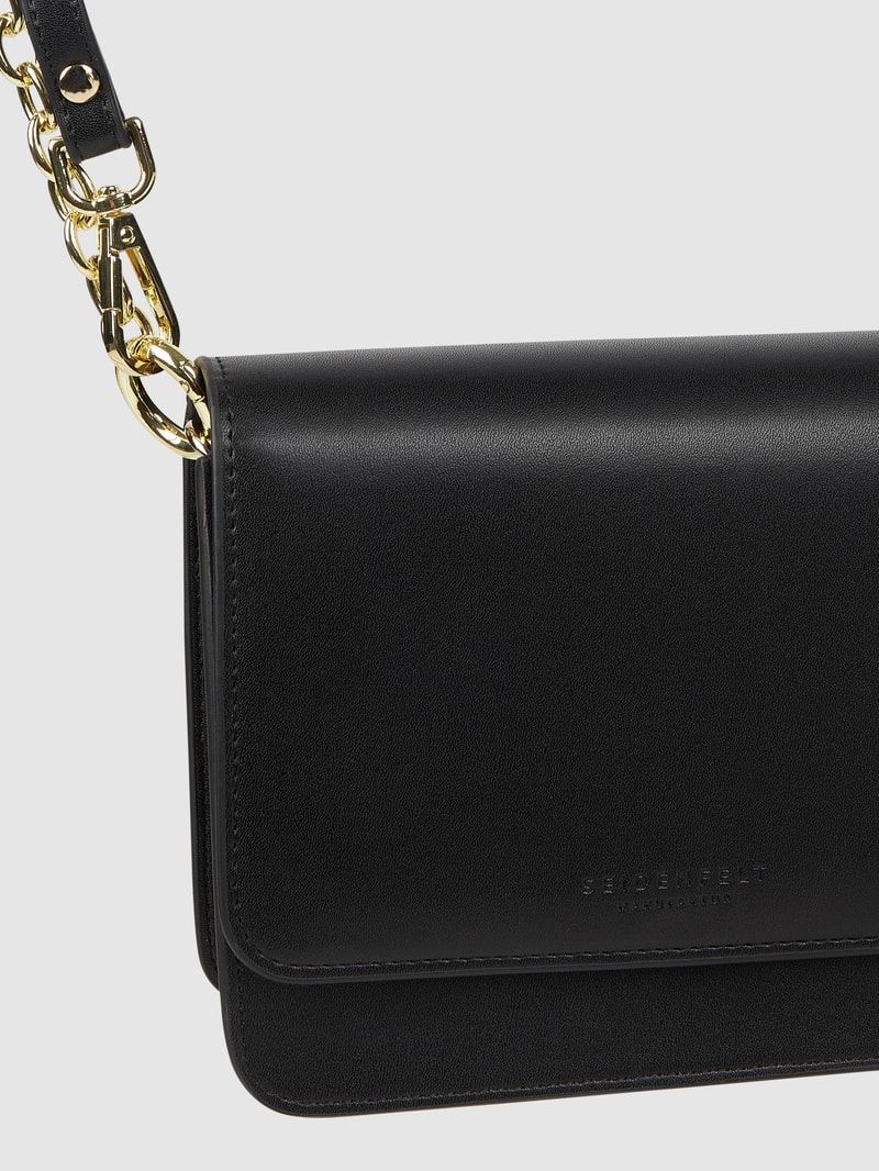 Crossbody Bag in Leder-Optik Modell 'Nees' in schwarz
