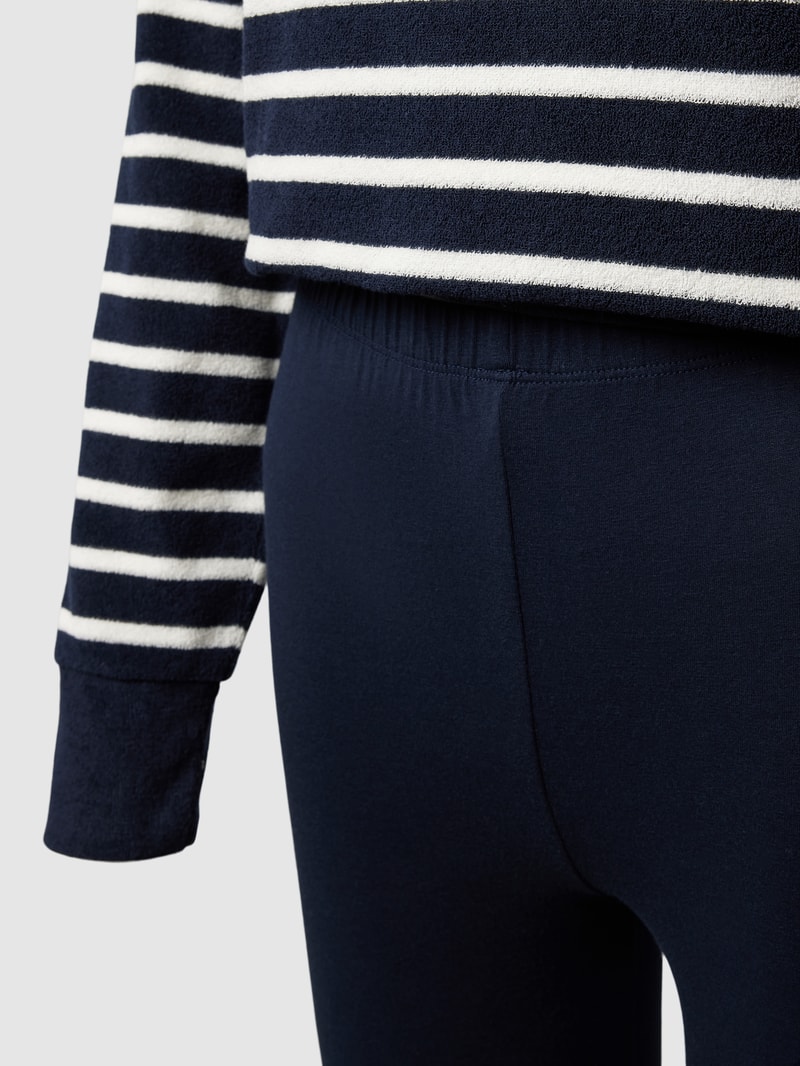 Pyjama mit Streifenmuster in marineblau