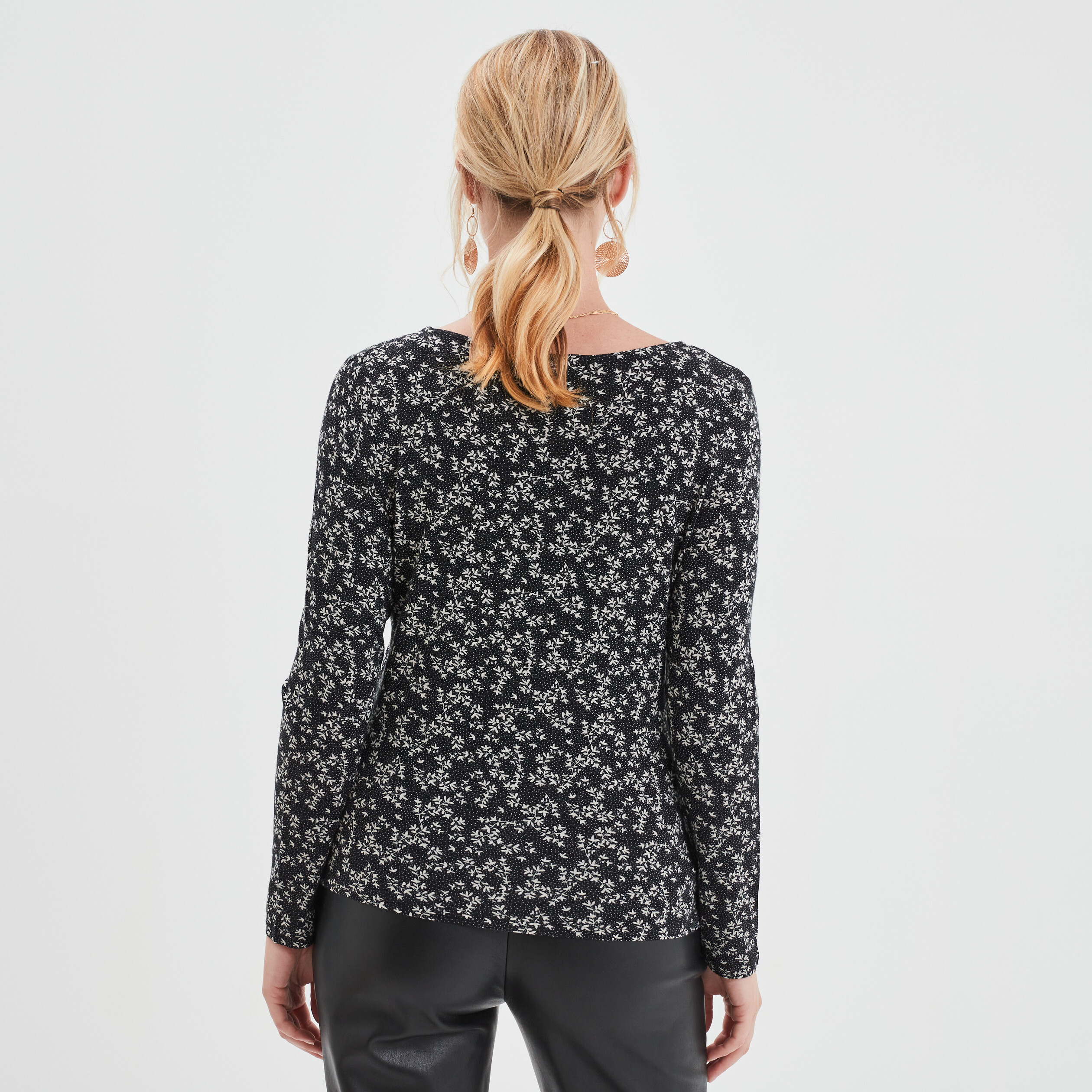 T-shirt col en V manches longues noir femme | La Halle