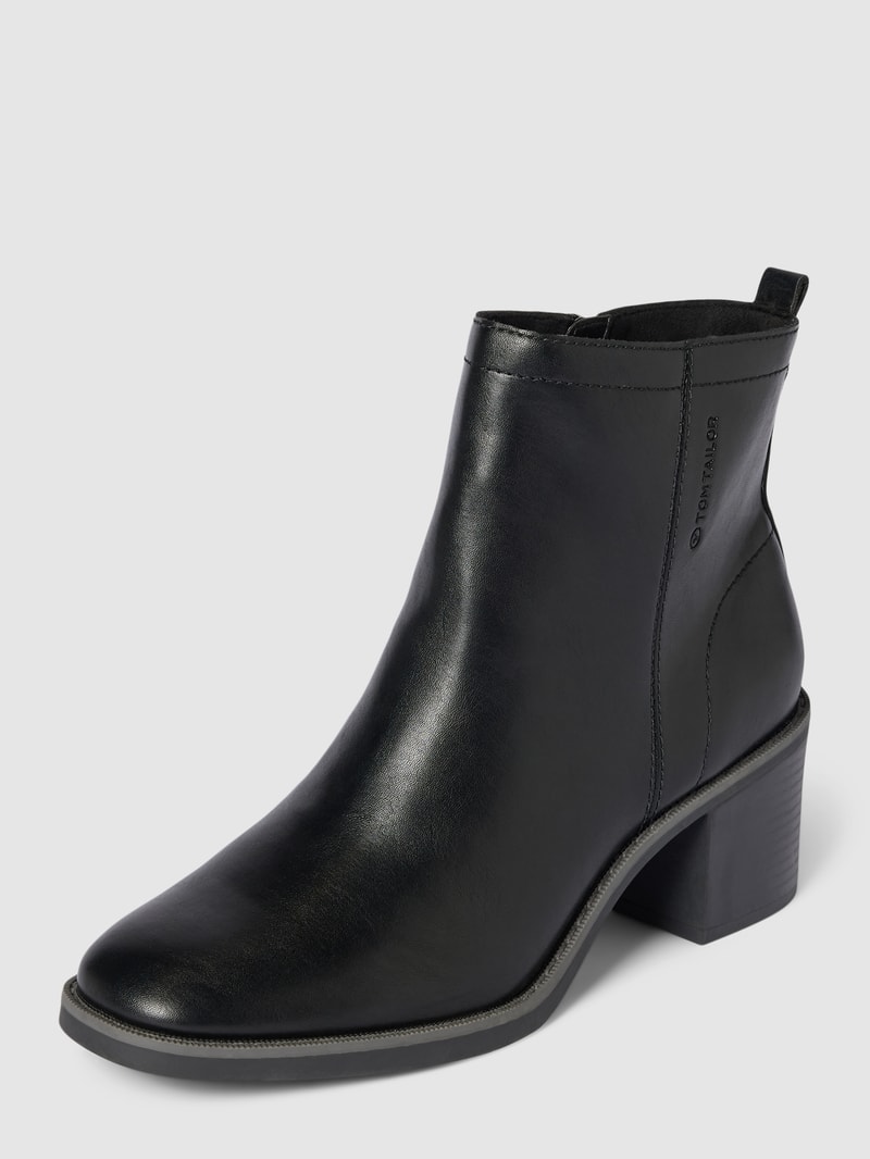 Ankle Boots mit Reißverschluss und Label-Detail in schwarz