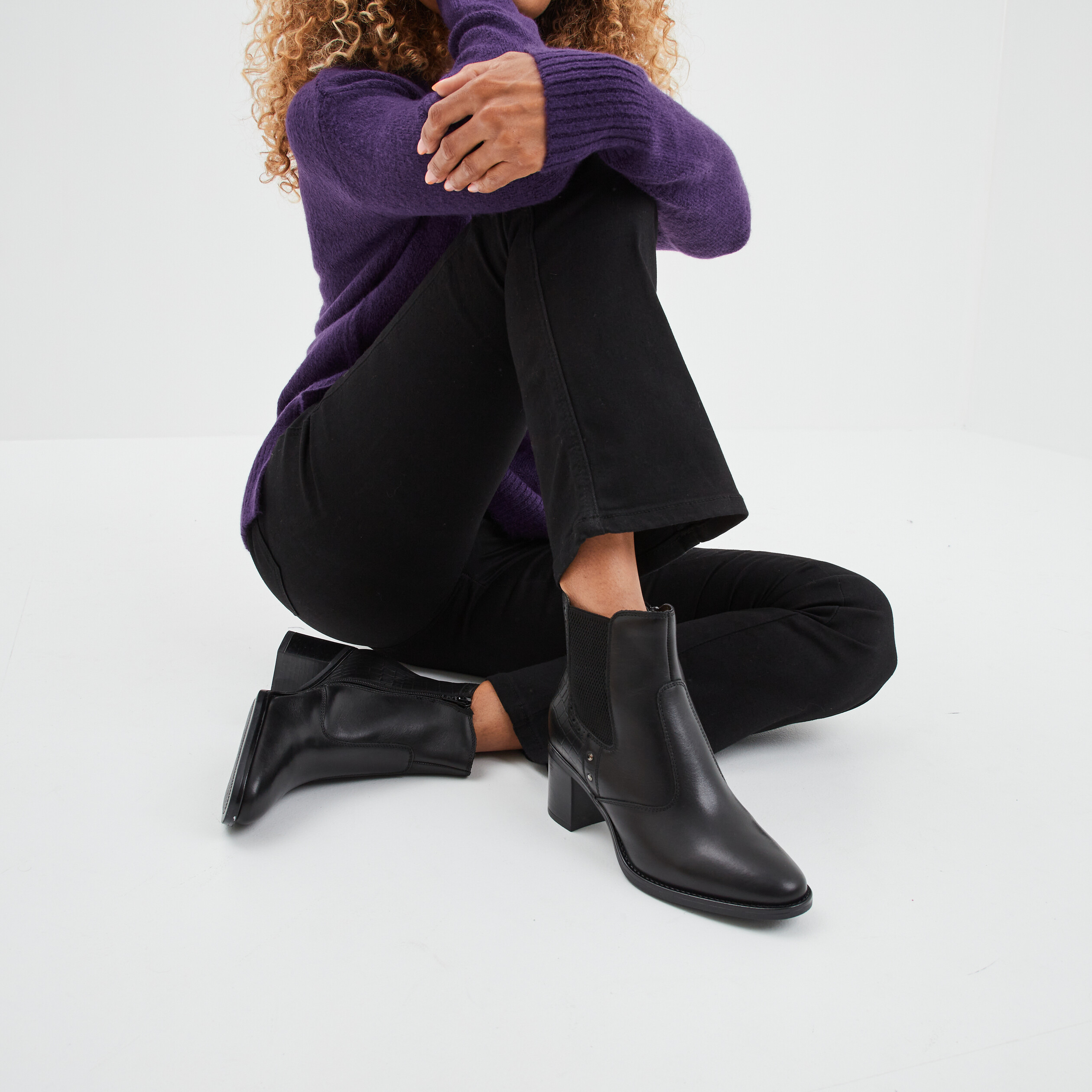 Bottines à talons avec clous en cuir noir femme | La Halle