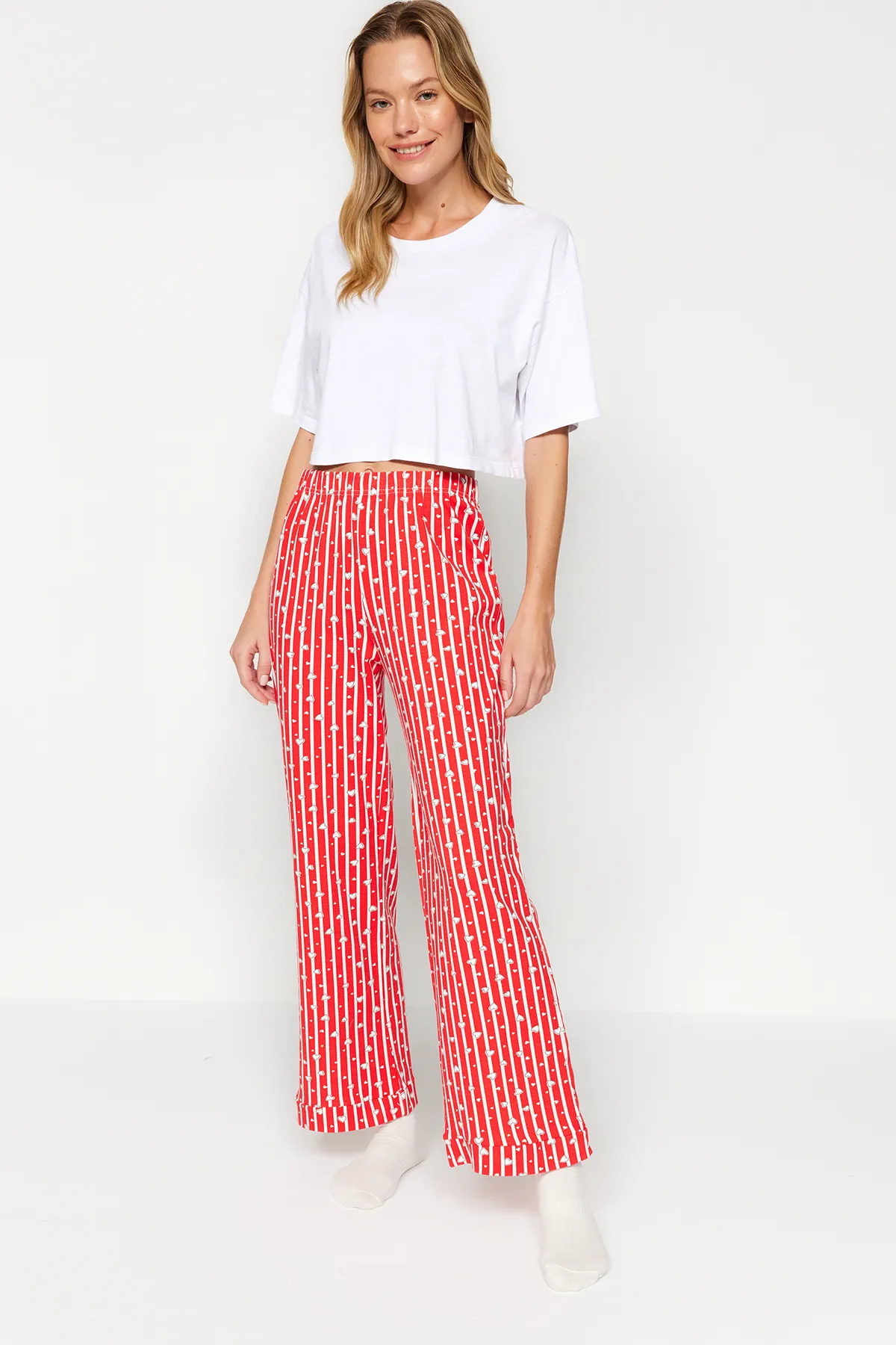 Trendyol Collection  Rote Pyjamahose aus gestreiftem Baumwollstrick THMSS23PJ00002