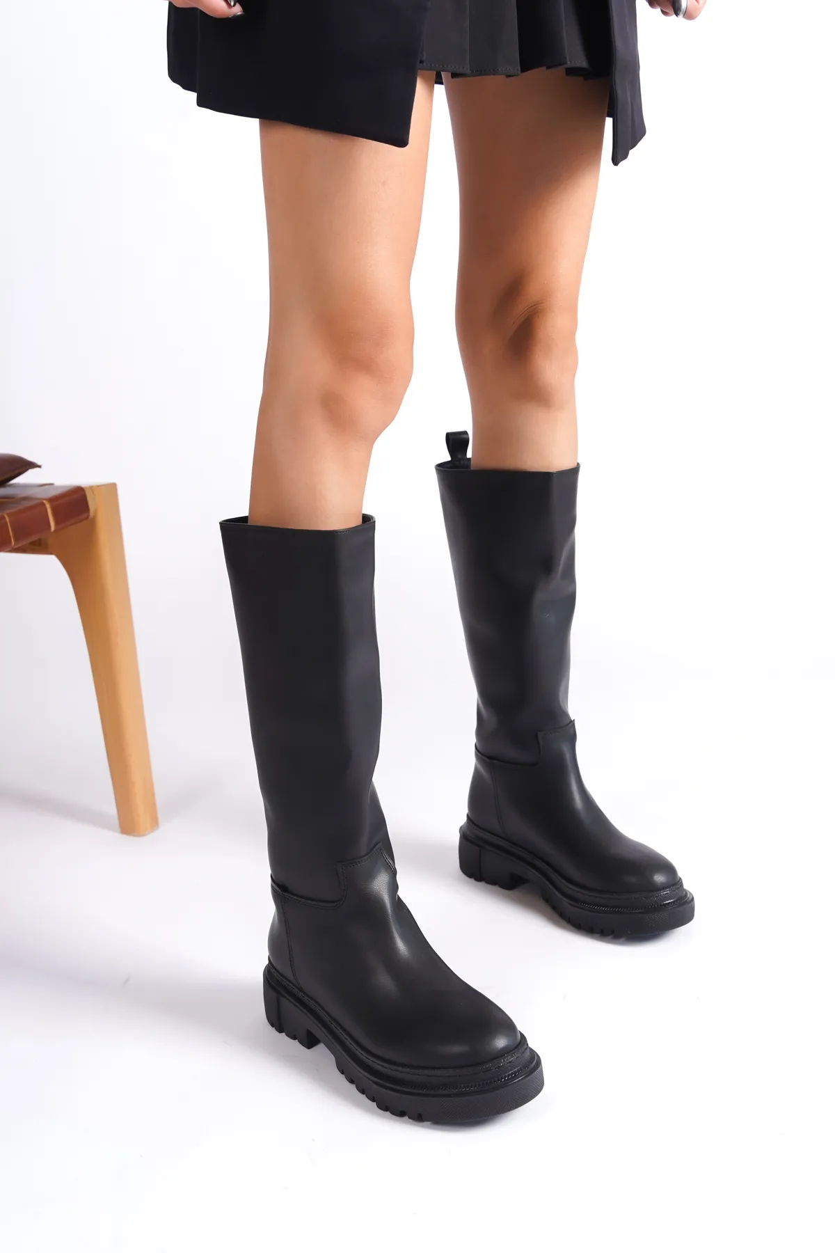 Capone Outfitters  Damenstiefel mit dickem Absatz