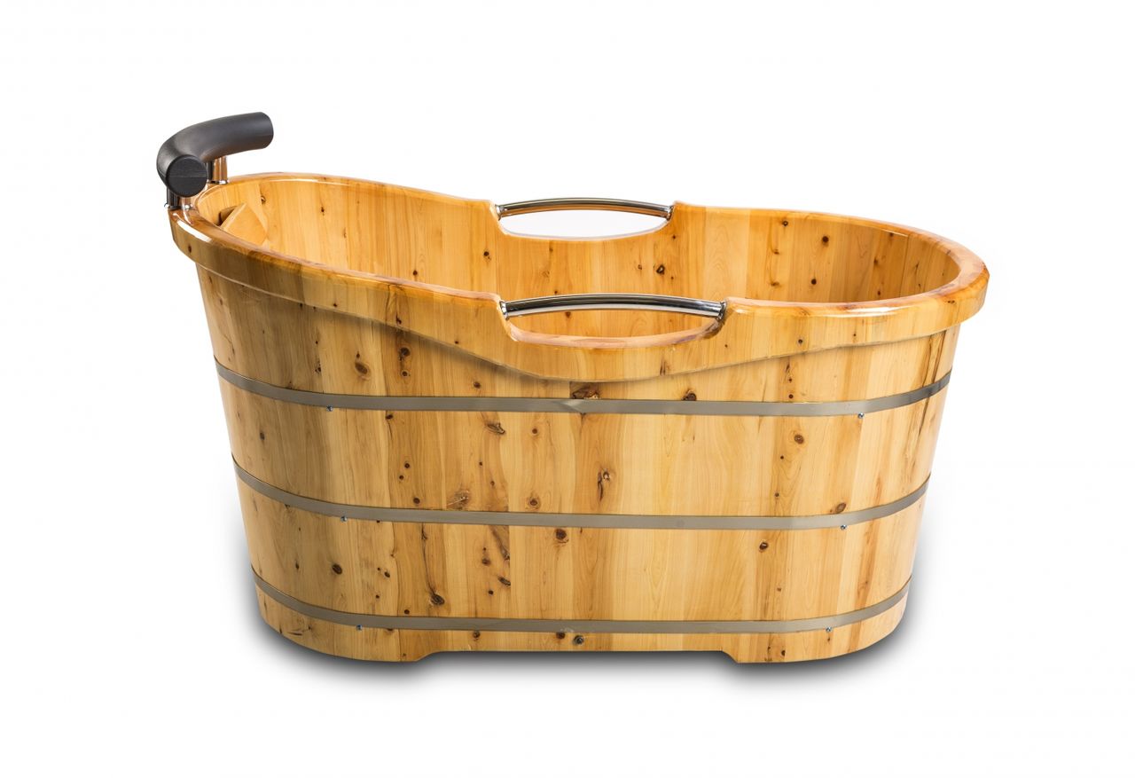 PureHaven freistehende Holzbadewanne 135x67 cm aus Zedernholz 120 L ergonomische Formgebung pflegeleichte Oberfläche verstärkter Rahmen inkl. Ablauf