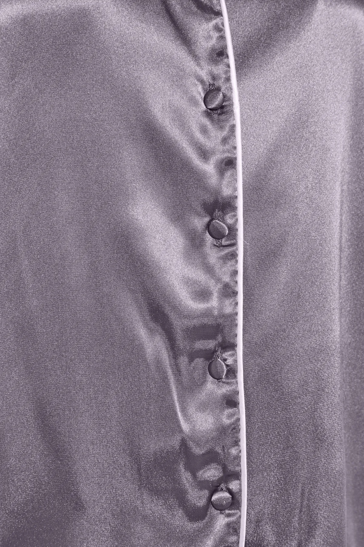 Trendyol Collection  Pyjama-Set aus gewebtem Satin mit Hemdkragen und geräucherter Paspelierung THMAW23PT00333
