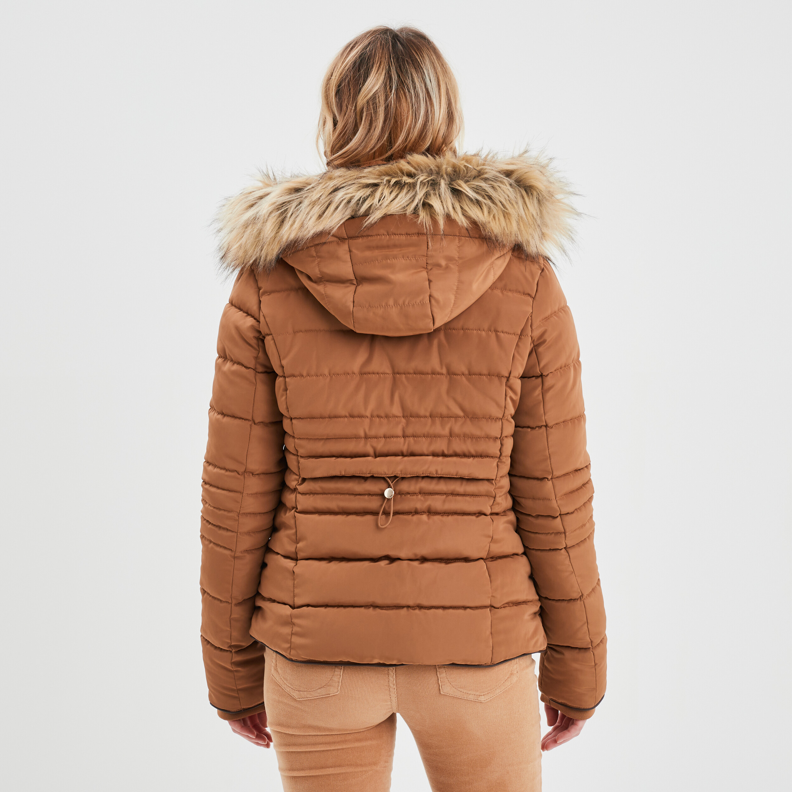 Doudoune courte cintrée à capuche marron clair femme | La Halle