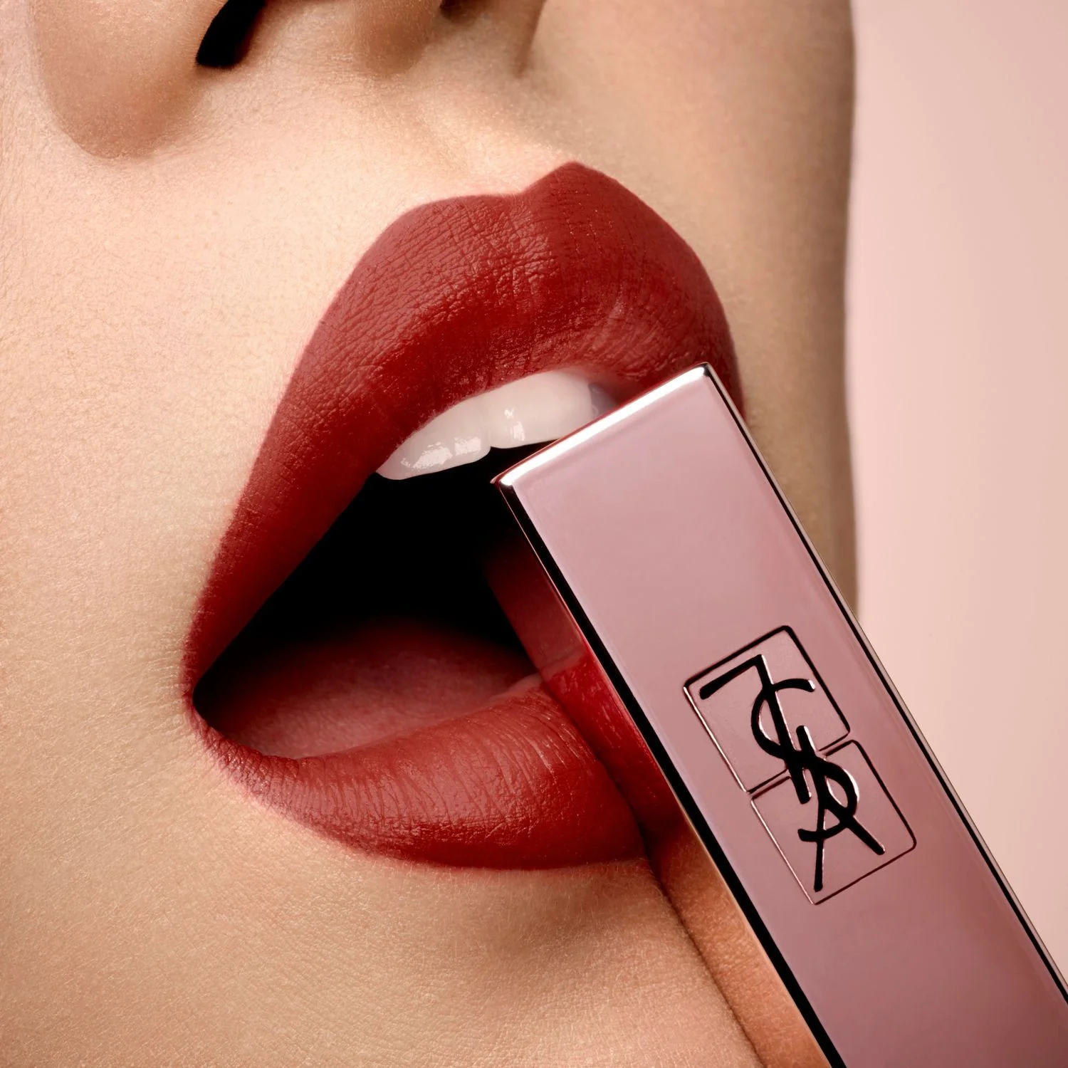 Rouge Pur Couture The Slim Glow matt rúzs - Rúzs, Matt rúzs