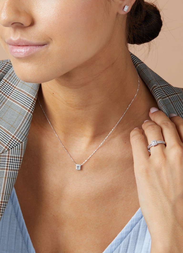 Ohrringe aus Weißgold mit Diamantspitze, 0,18 ct Diamant, Modell Petite Romance