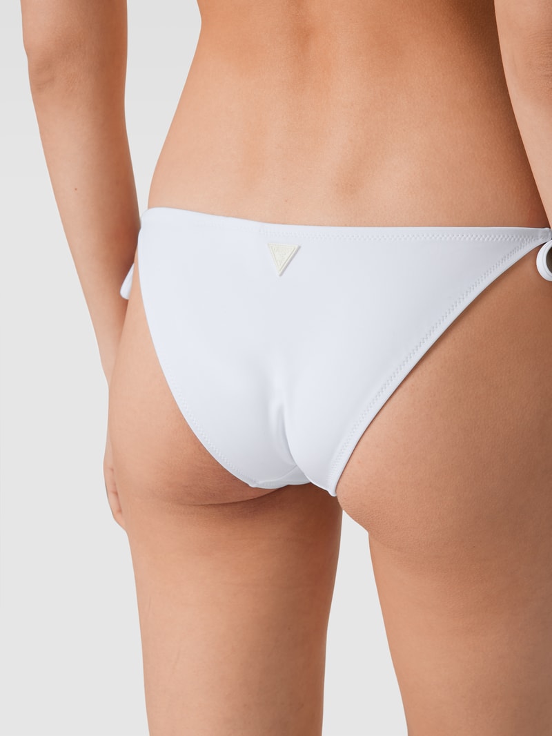 Bikini-Slip mit Label-Detail in weiß