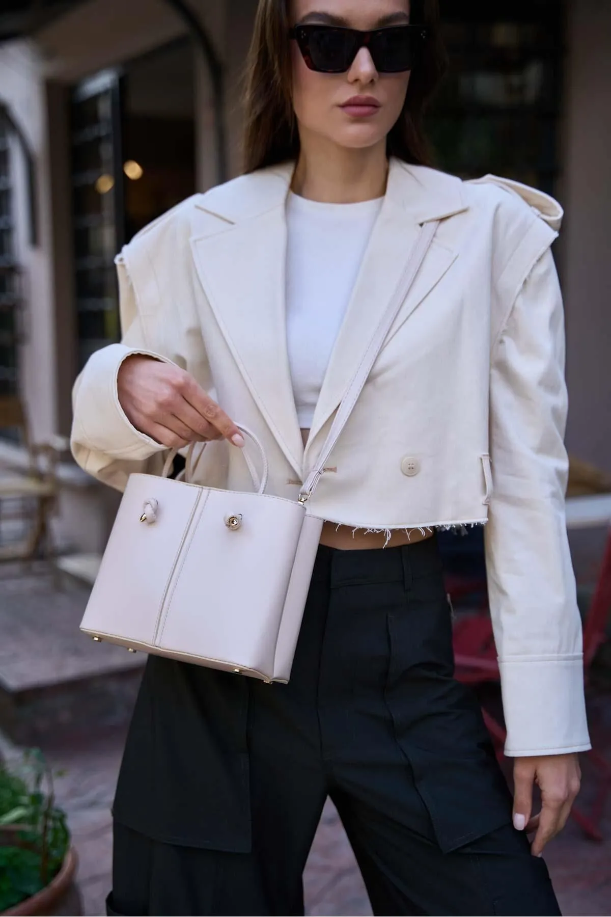 Madamra  Cremefarbene Hand- und Schultertasche mit Spitzendetail für Damen