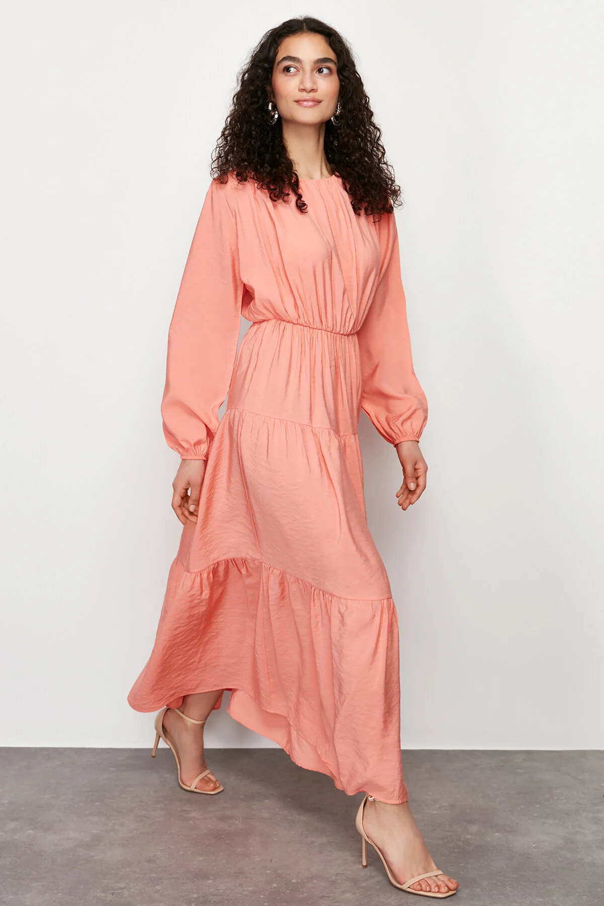 Trendyol Modest  Pfirsichfarbenes Webkleid mit Ballonärmeln TCTSS24EB00165
