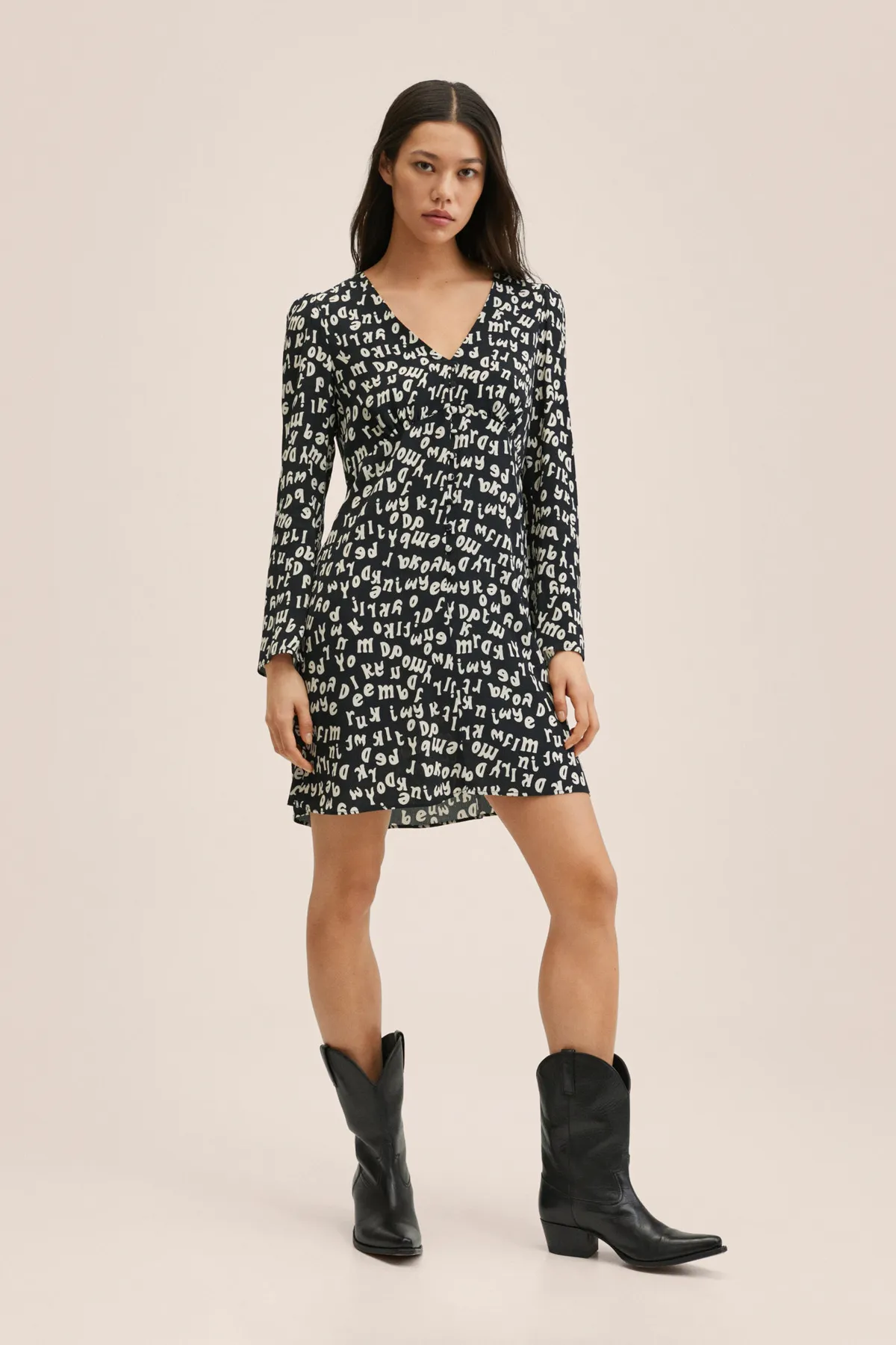 MANGO  27062516 Kleider und Overalls Schwarz
