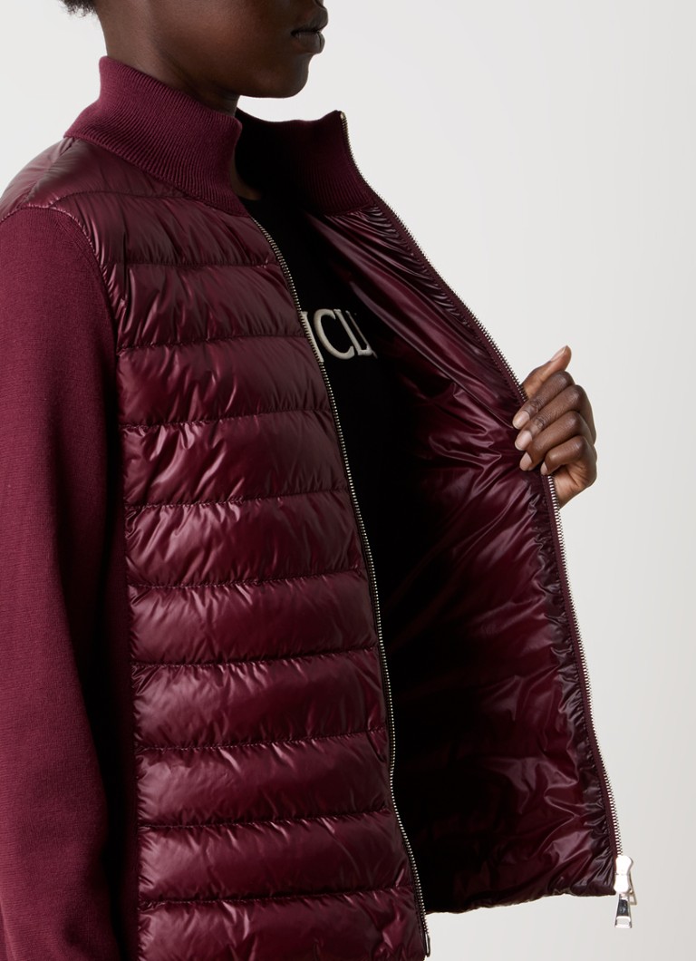 Vestă Moncler confecționată din lână virgină fină cu căptușeală în față și spate.