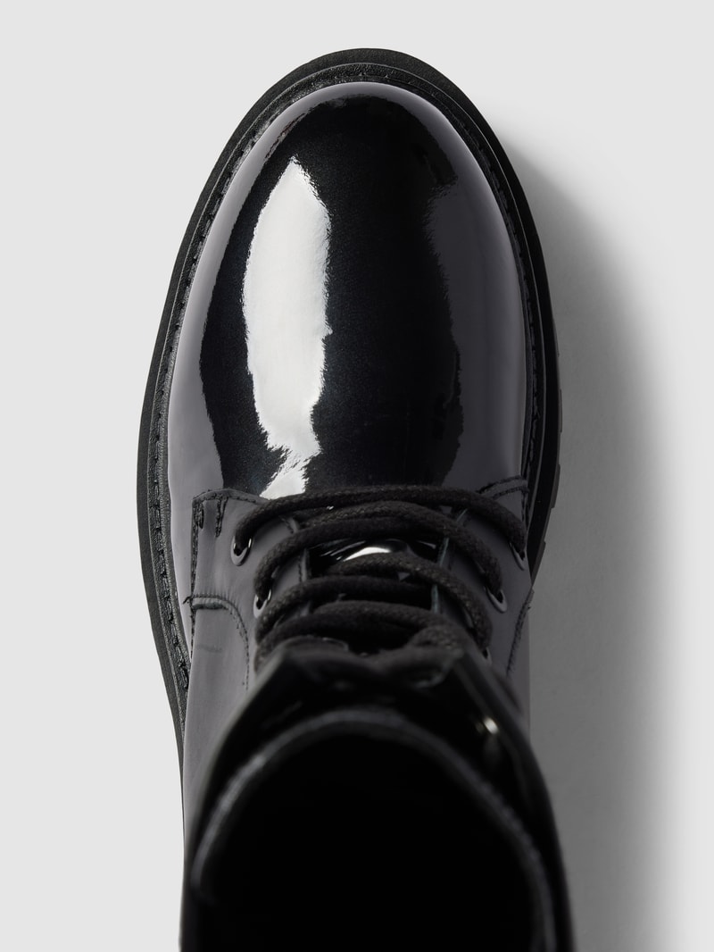 Schnürboots aus Leder mit Plateausohle in schwarz