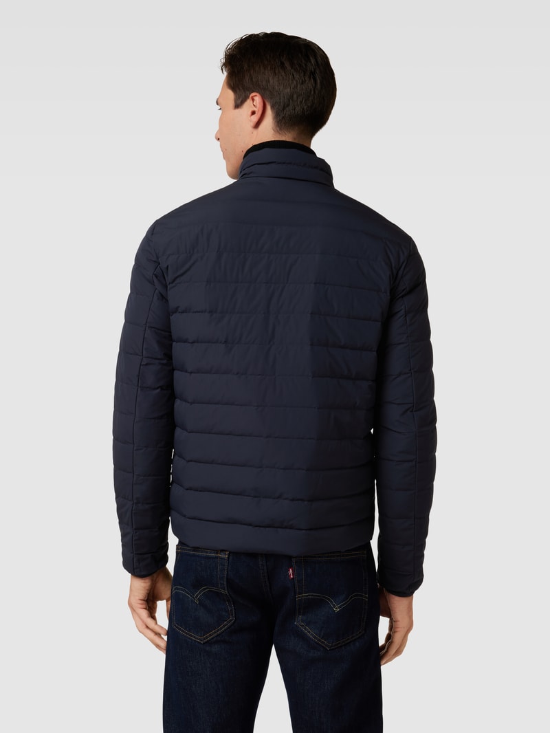 Daunenjacke mit Stehkragen in marineblau