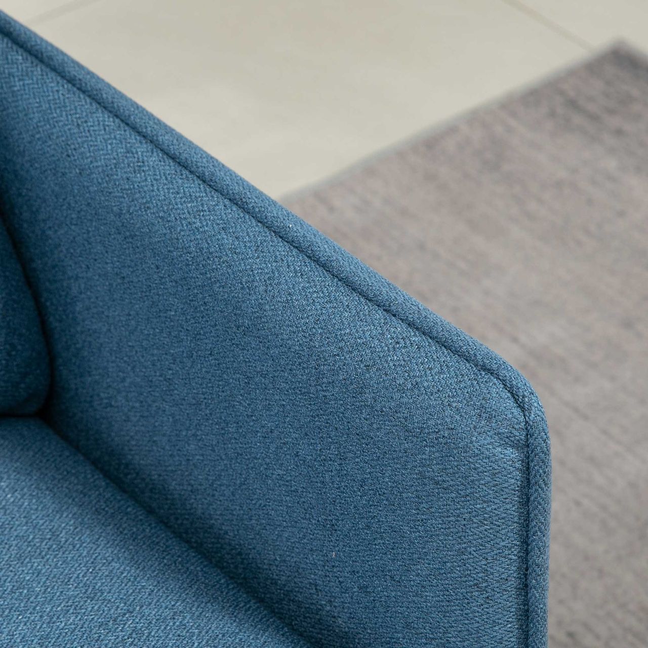 HOMCOM 2 Sitzer Sofa, Couch mit Dickem Kissen, Leinenoptik und Stahlbeine Blau