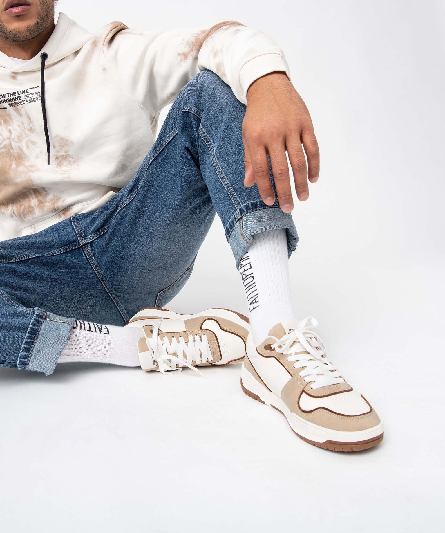Baskets homme style skateshoes à lacets bicolores blanc | GEMO