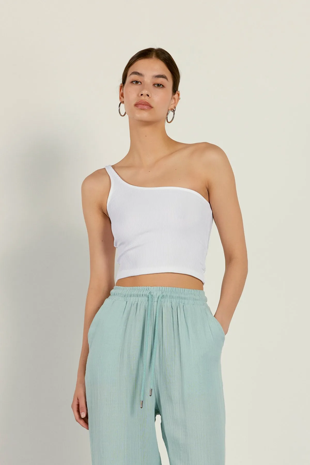 VATKALI  One-Shoulder-Crop-Bluse in Weiß