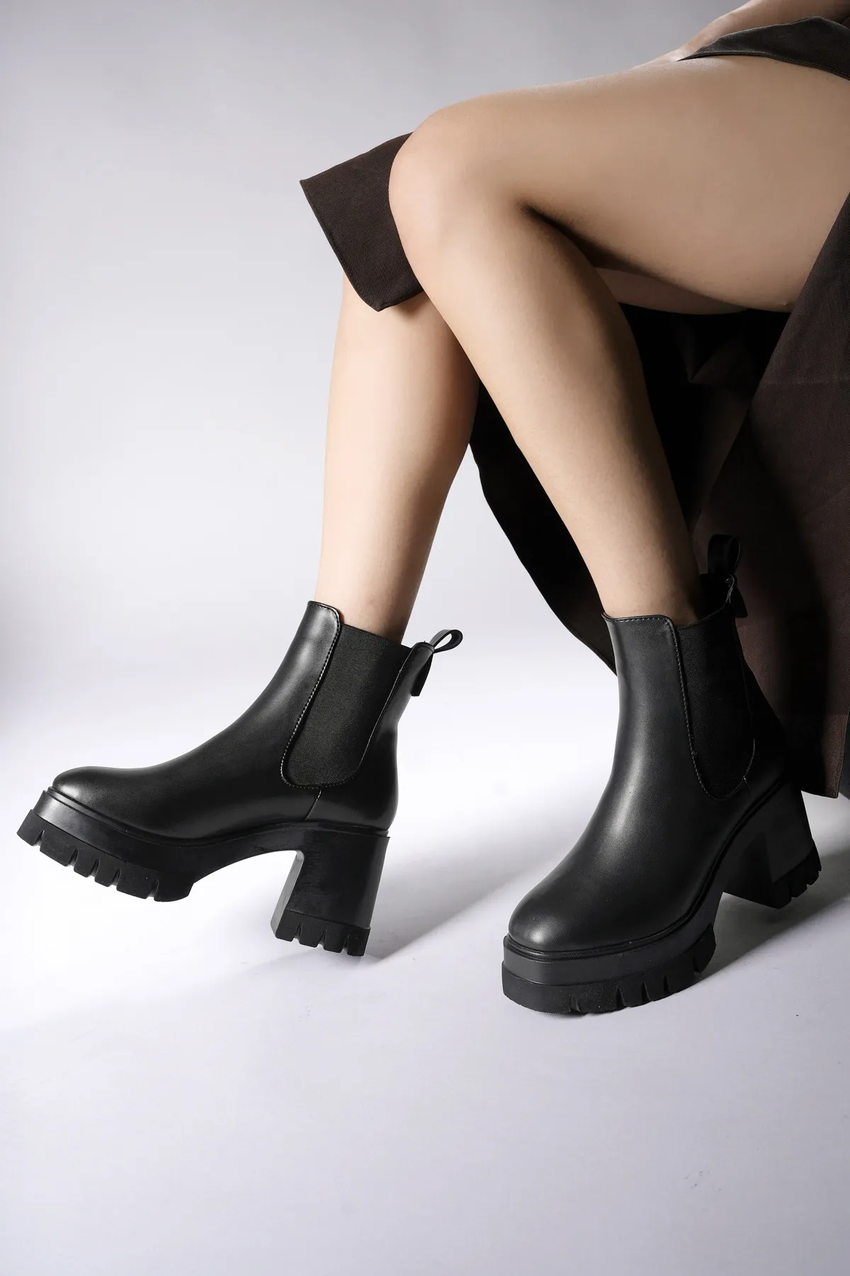 Riccon  Damen-Stiefel mit Absatz in schwarzer Haut