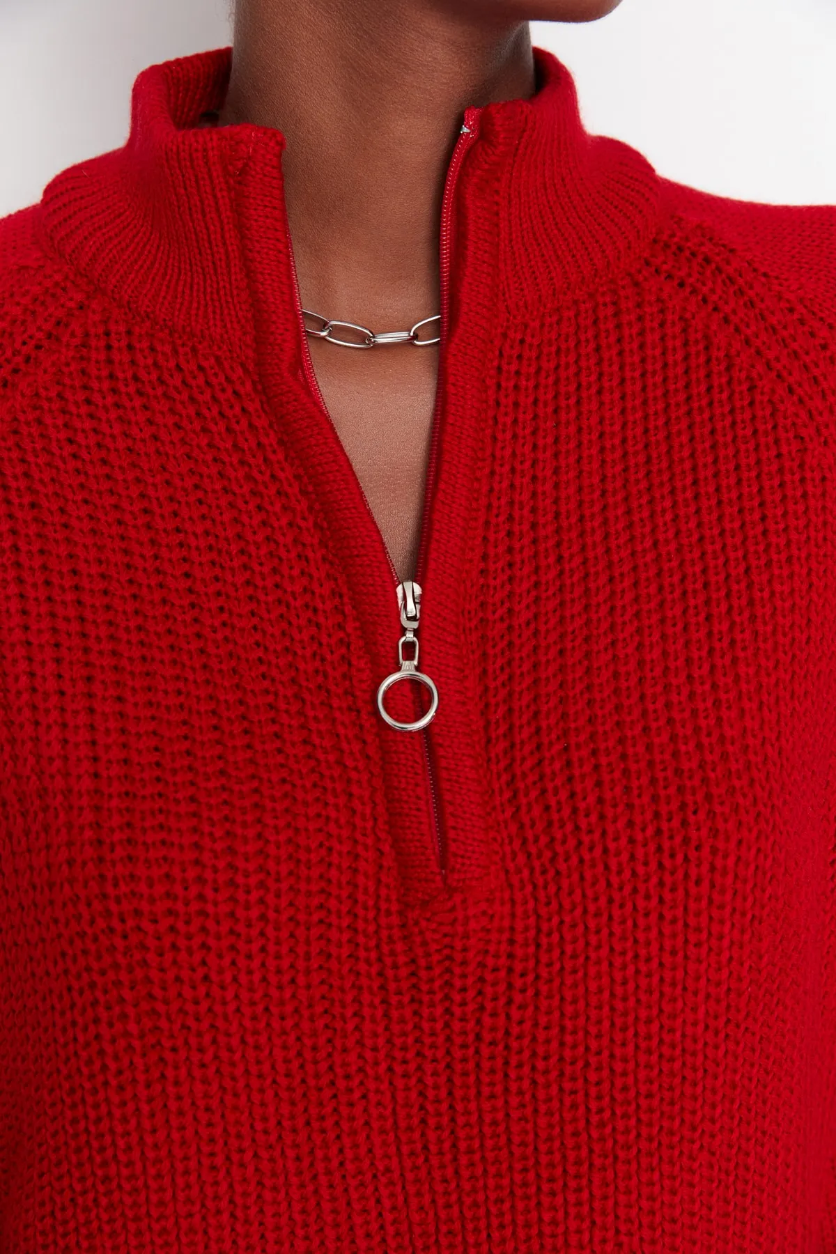 Trendyol Collection  Roter Strickpullover mit Stehkragen TWOAW22KZ1632